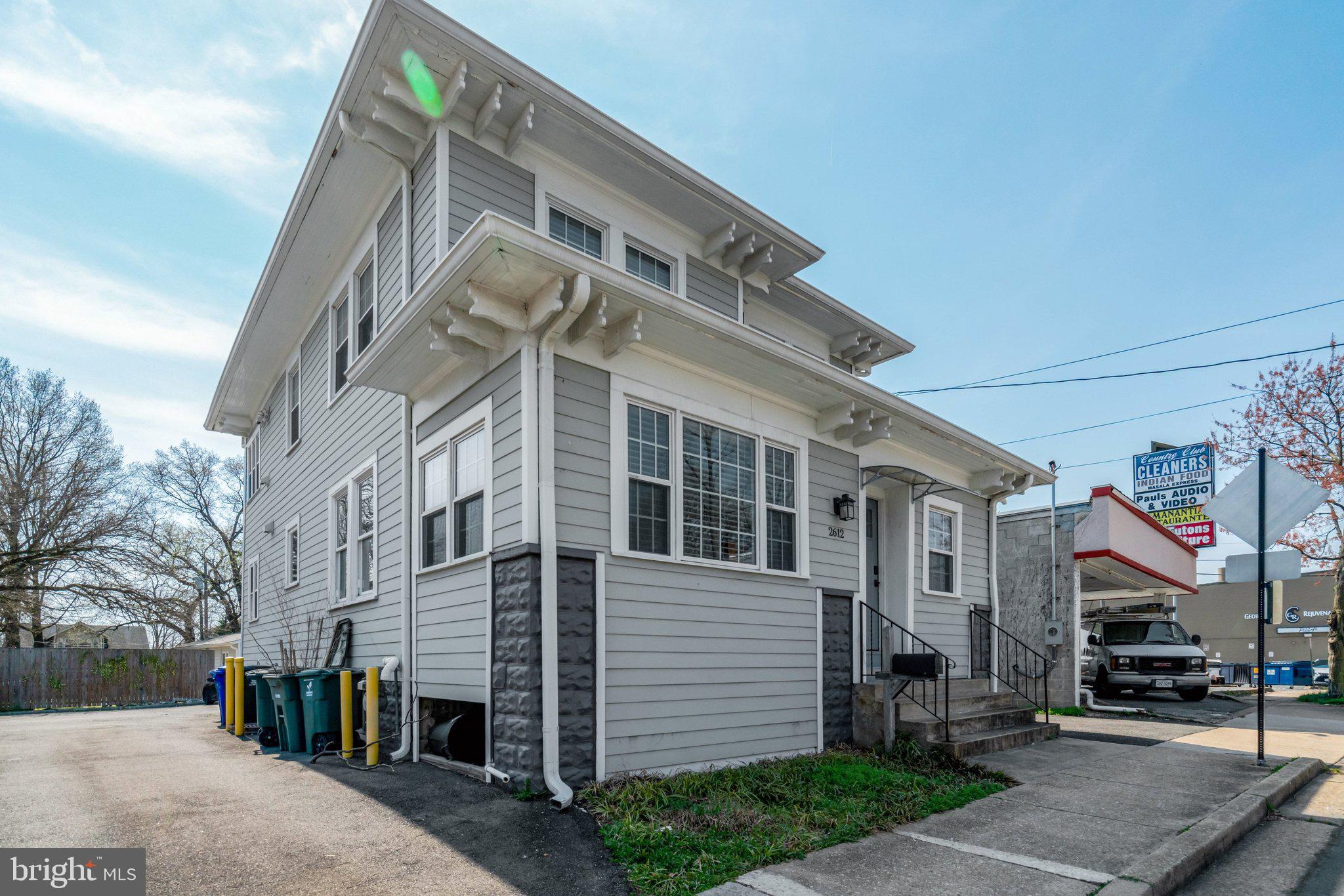 CLARENDON - Residential