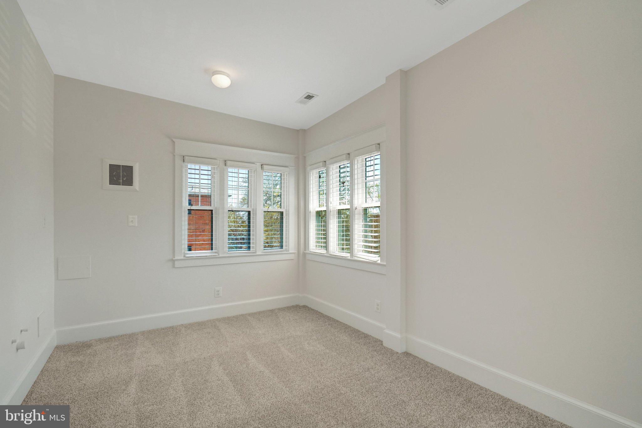 CLARENDON - Residential