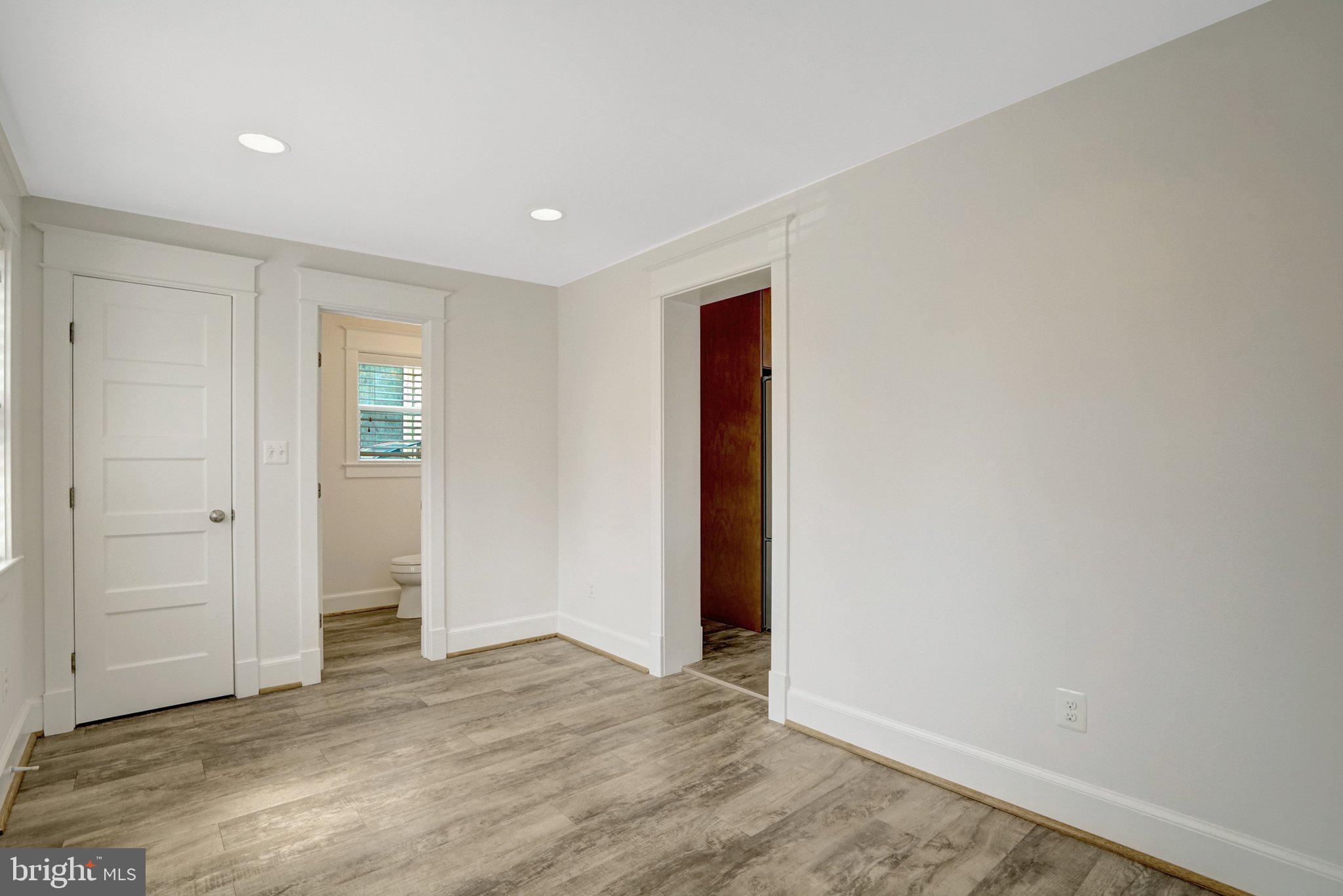 CLARENDON - Residential