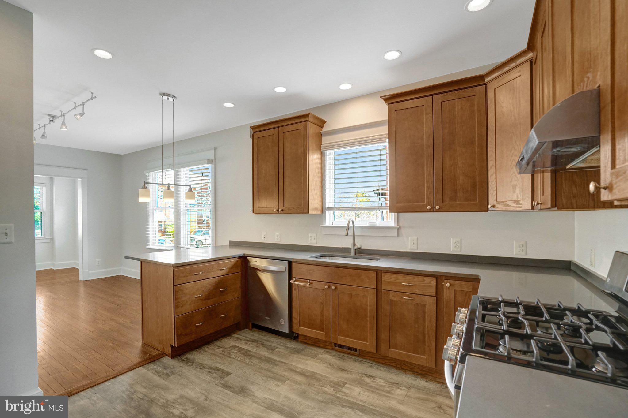 CLARENDON - Residential