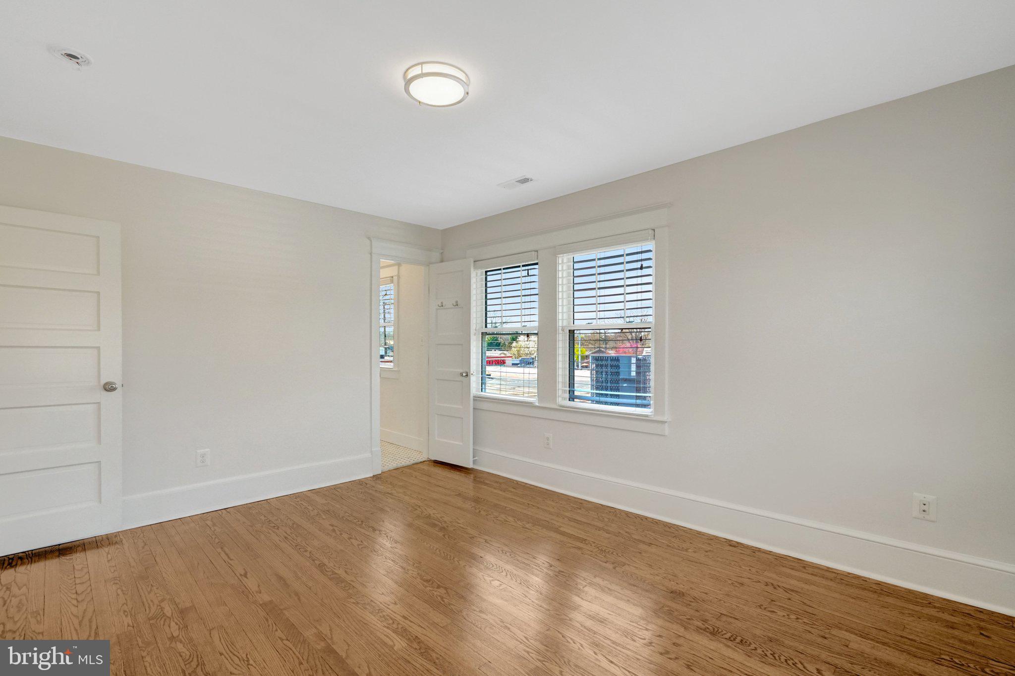 CLARENDON - Residential