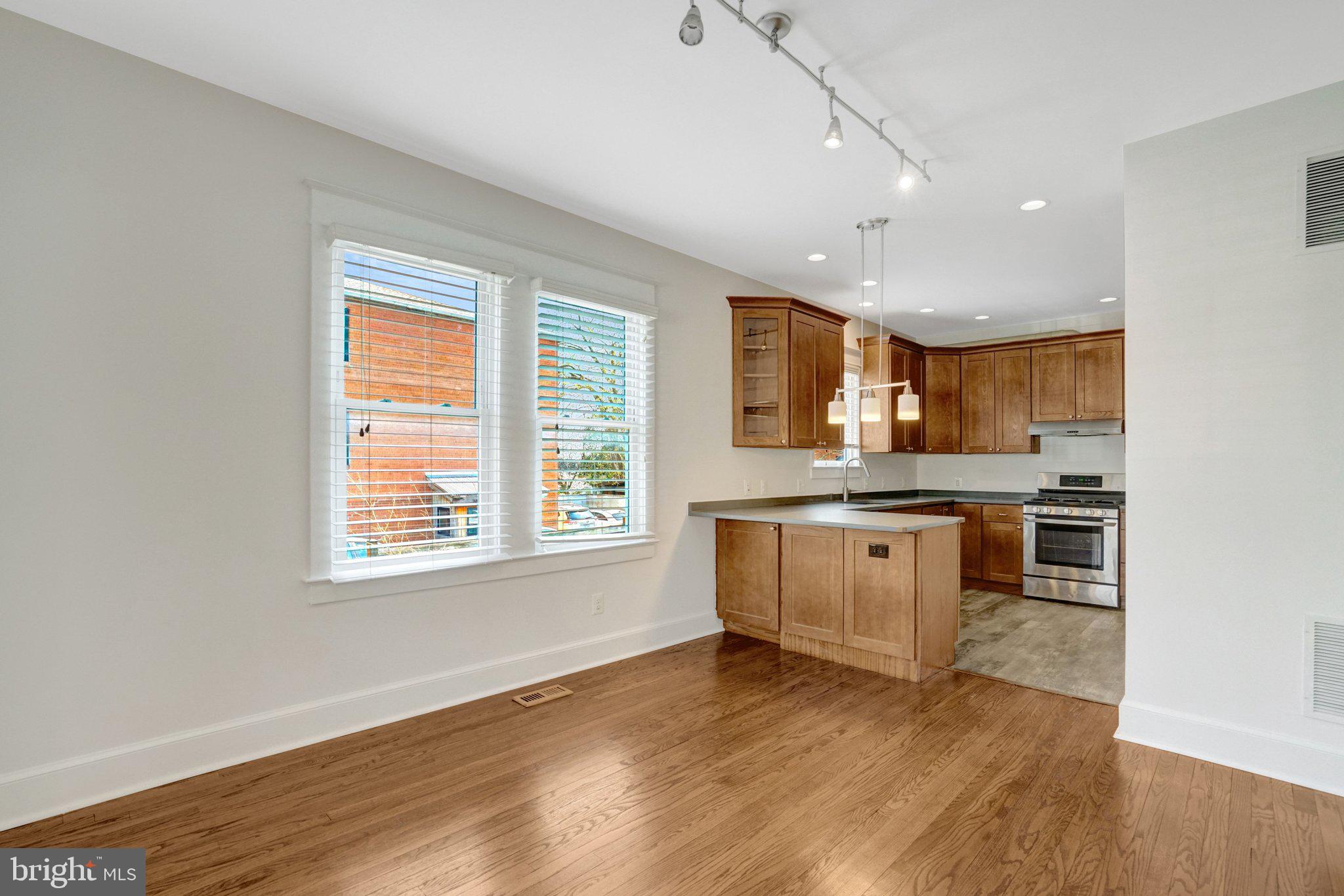 CLARENDON - Residential