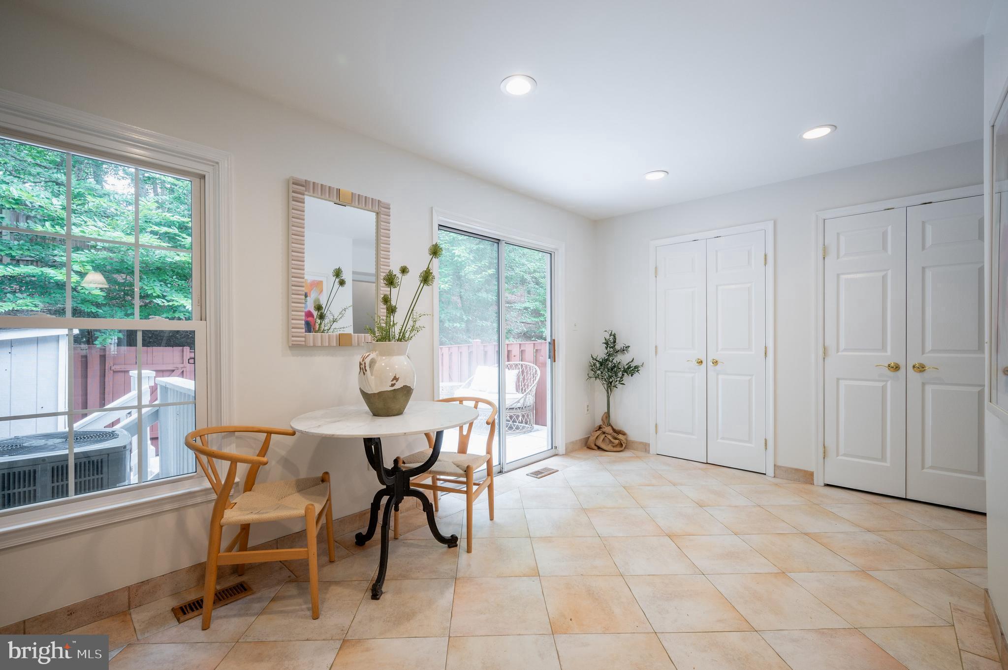 SPRINGFIELD OAKS - Residential