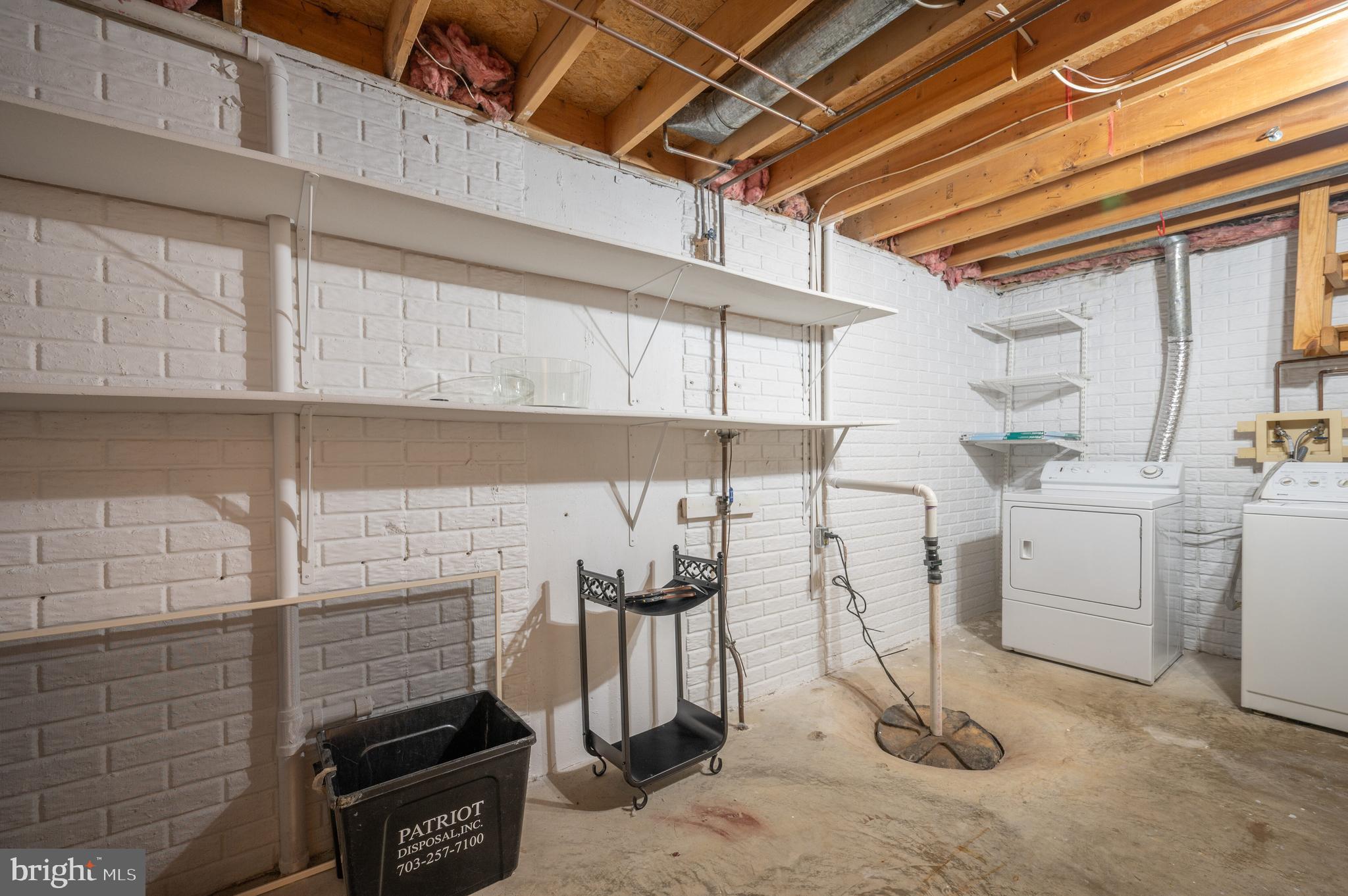 SPRINGFIELD OAKS - Residential