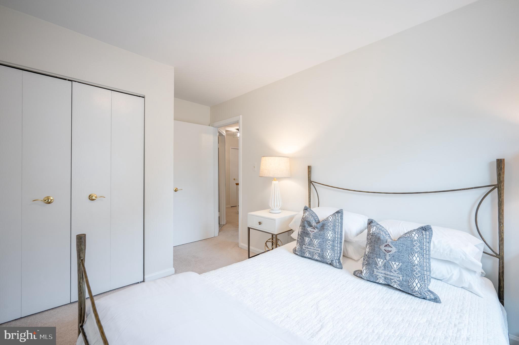 SPRINGFIELD OAKS - Residential