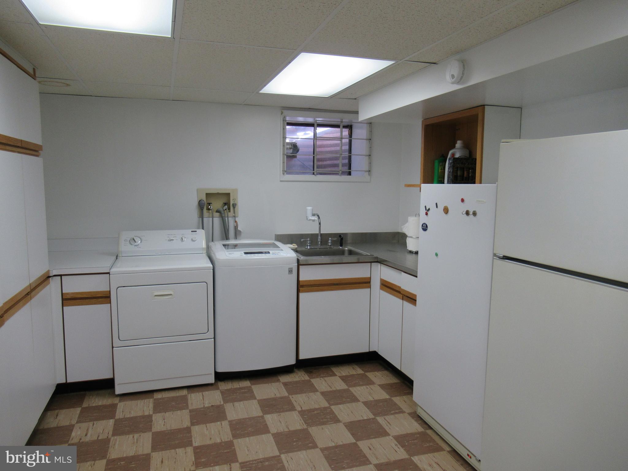 BOULEVARD MANOR - Residential Lease