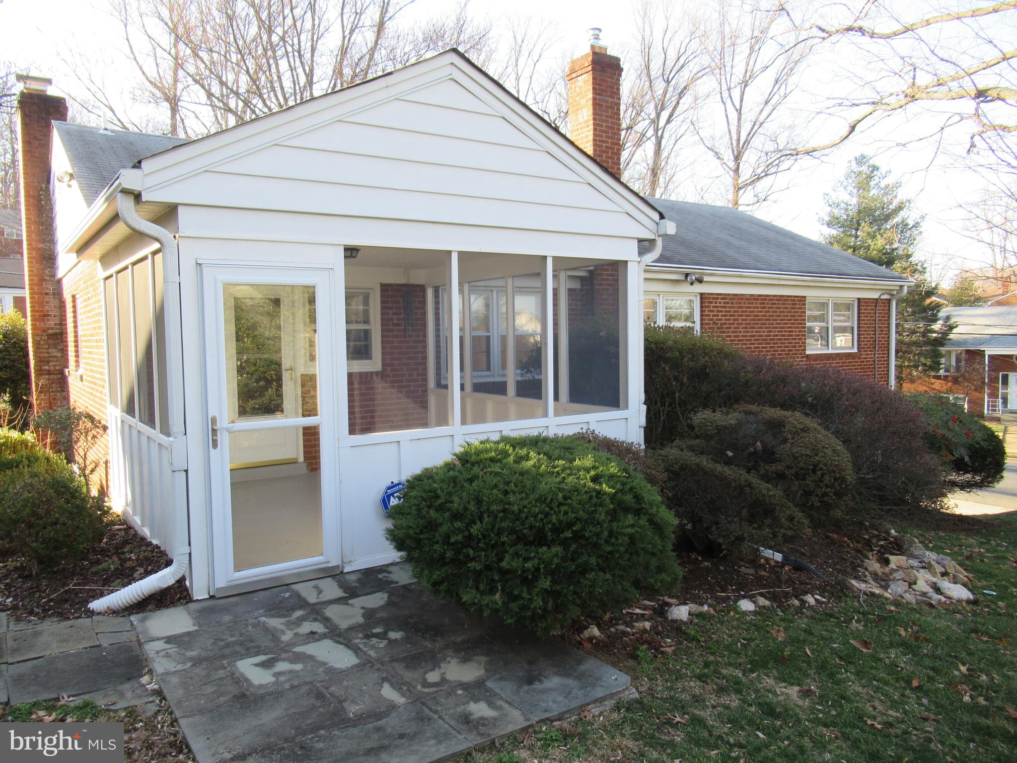 BOULEVARD MANOR - Residential Lease