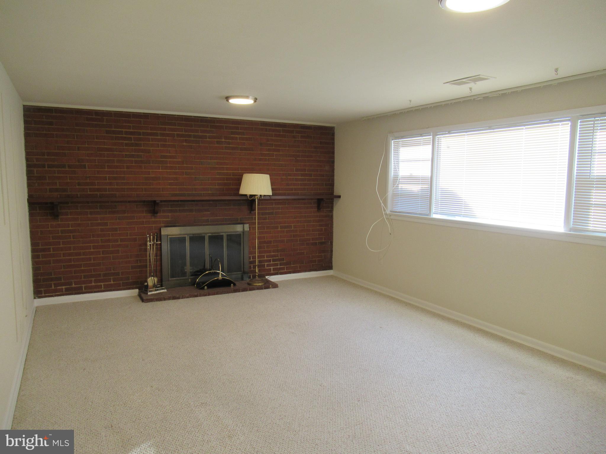 BOULEVARD MANOR - Residential Lease