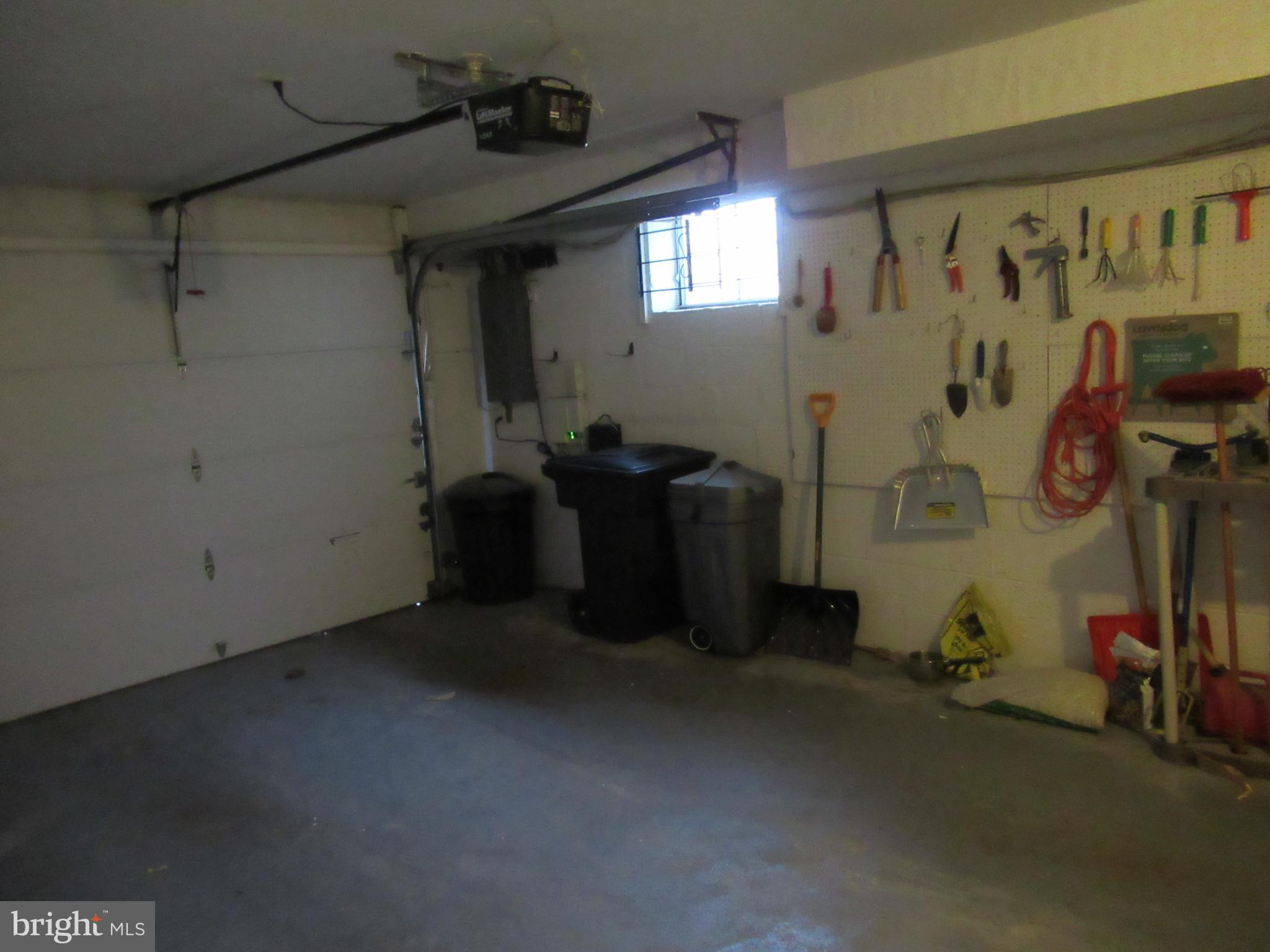 BOULEVARD MANOR - Residential Lease