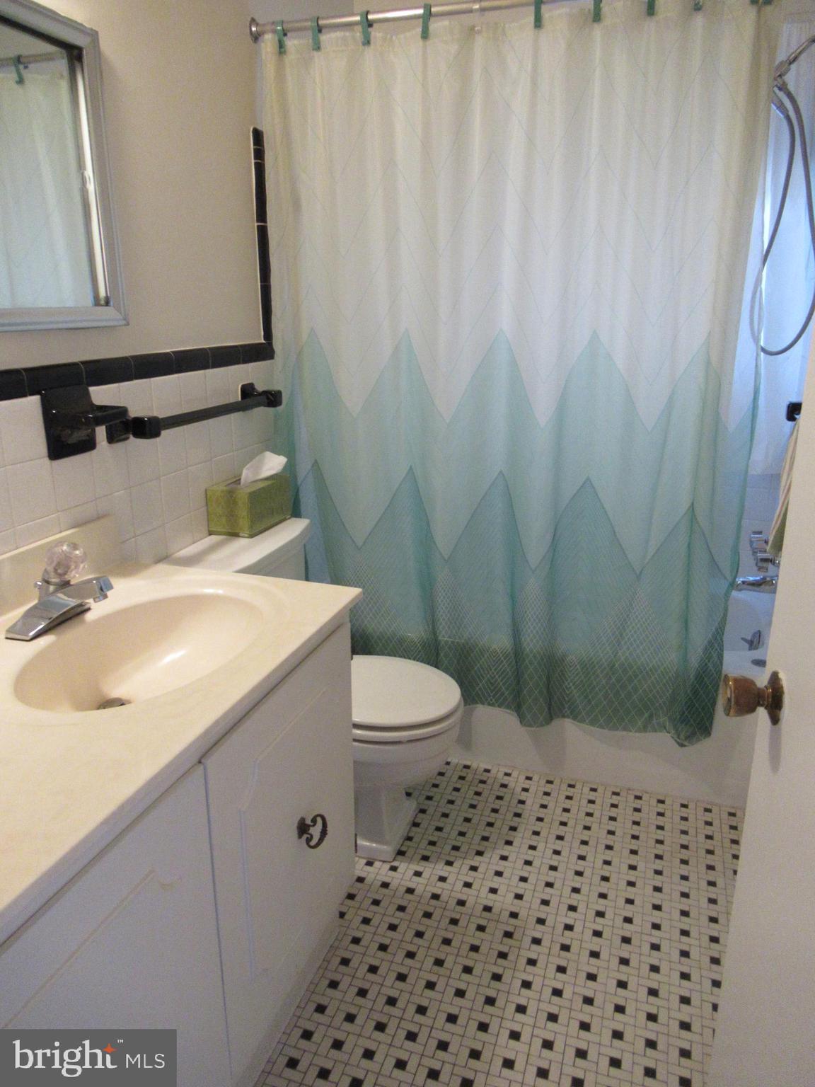 BOULEVARD MANOR - Residential Lease