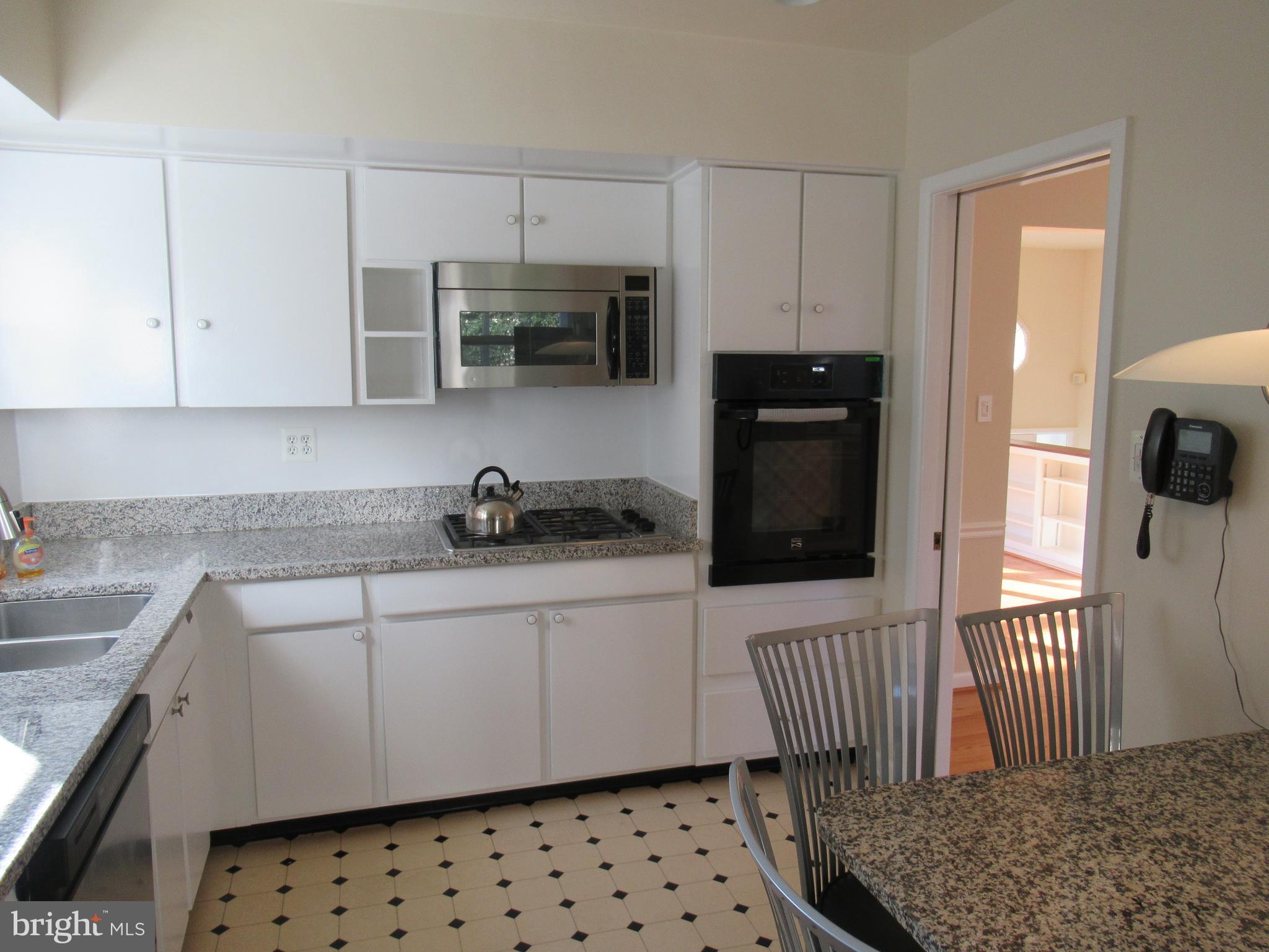 BOULEVARD MANOR - Residential Lease