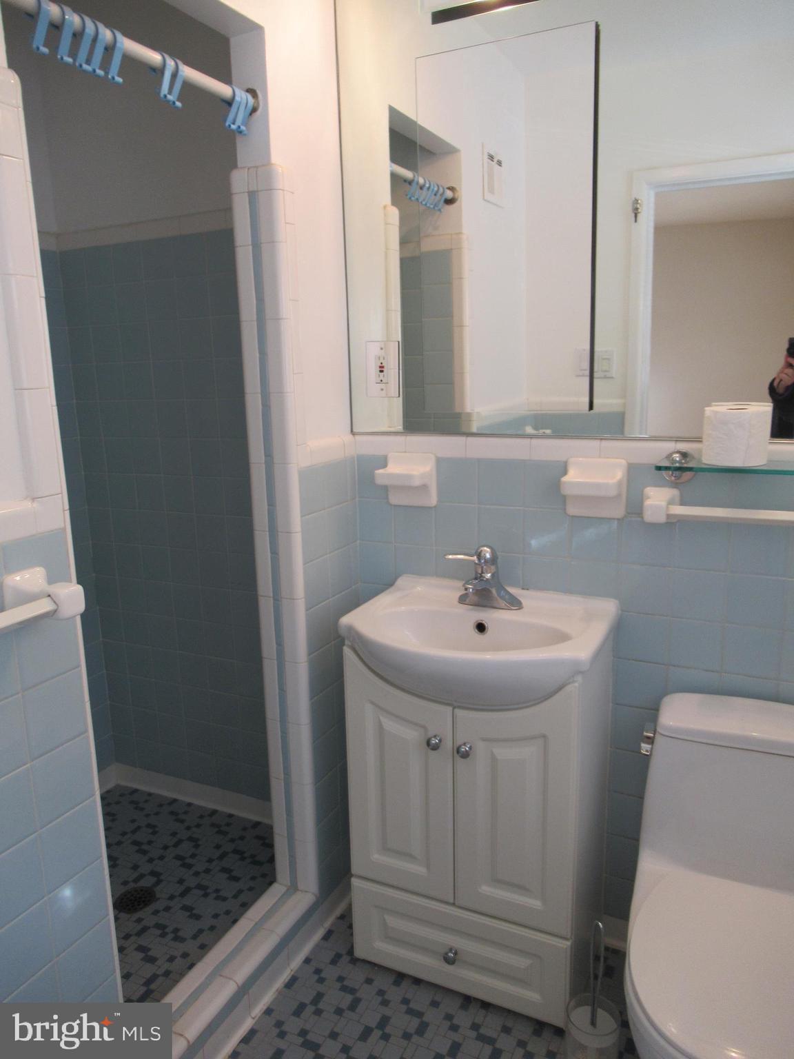 BOULEVARD MANOR - Residential Lease