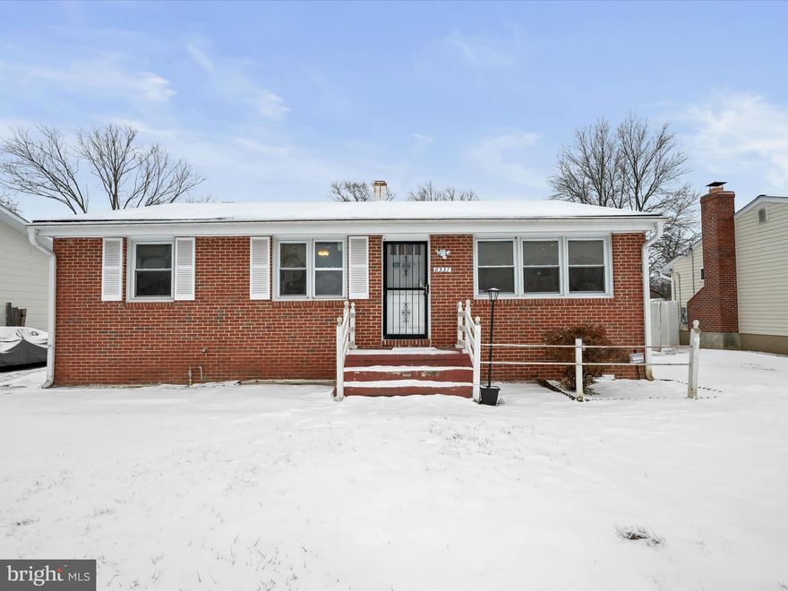 INVESTORS Take Note.  Your renovations will make this a charmer!
Update this home and make it your own.  The main level has hardwood floors, 3 bedrooms and a full bath.
Dining room has a slider to the deck. The kitchen includes space for a table and  black granite countertops. 
The lower level has a large recreation room, extra rooms and a full bath.  

Home has wonderful potential.

Note: Property is located within a flood zone.