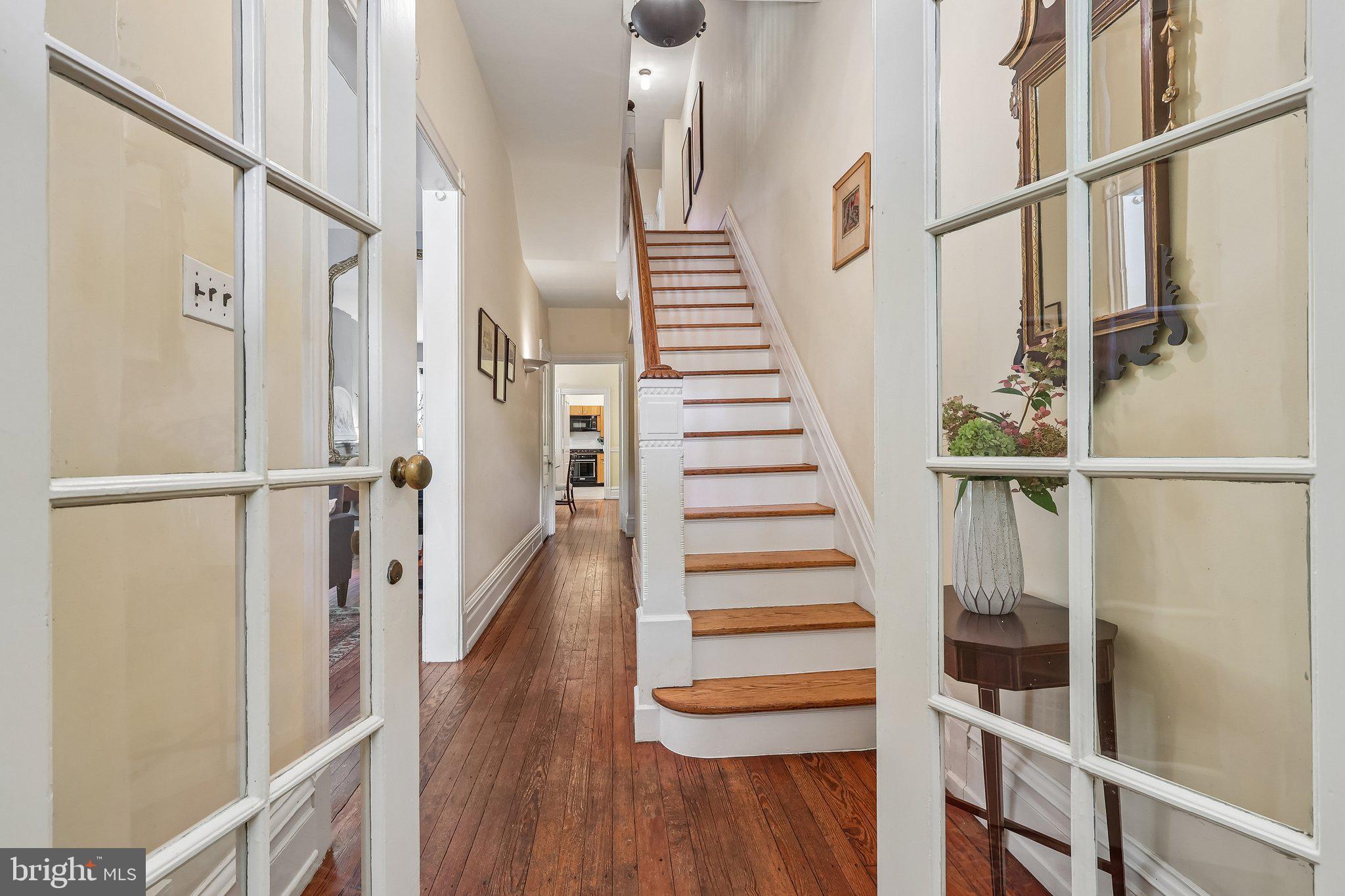 202 W CHESTNUT HILL AVENUE