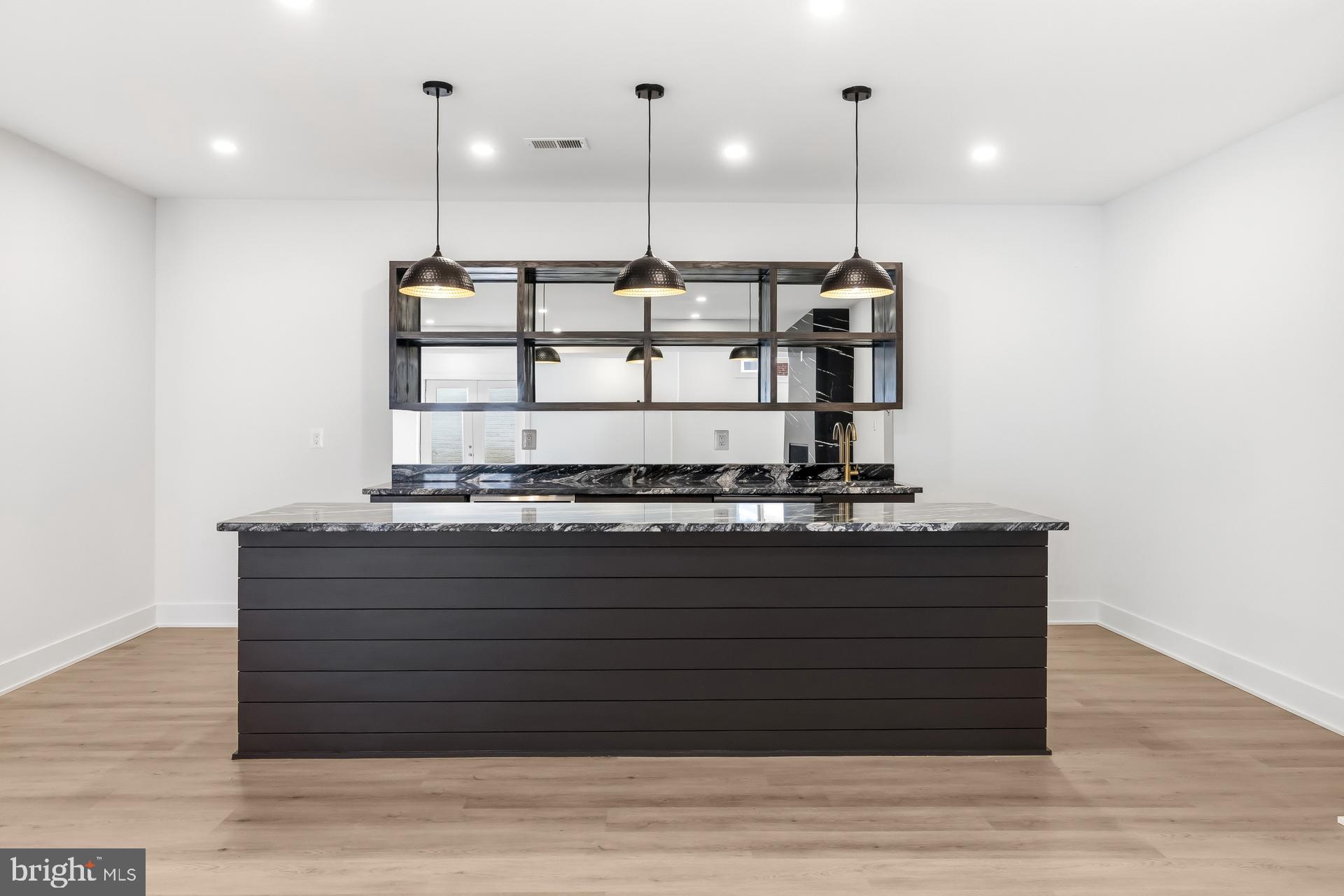 VIENNA WOODS - Residential