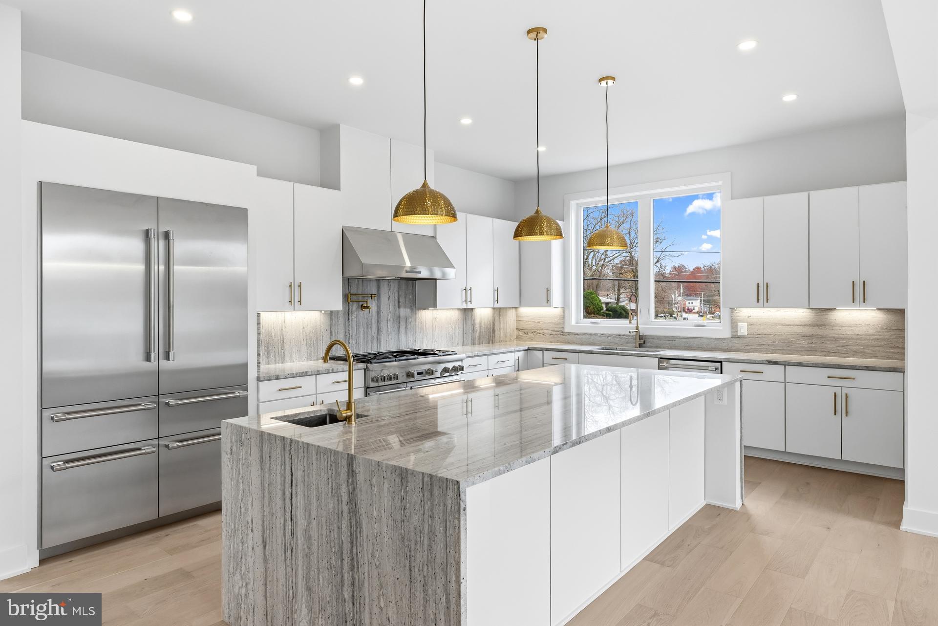 VIENNA WOODS - Residential