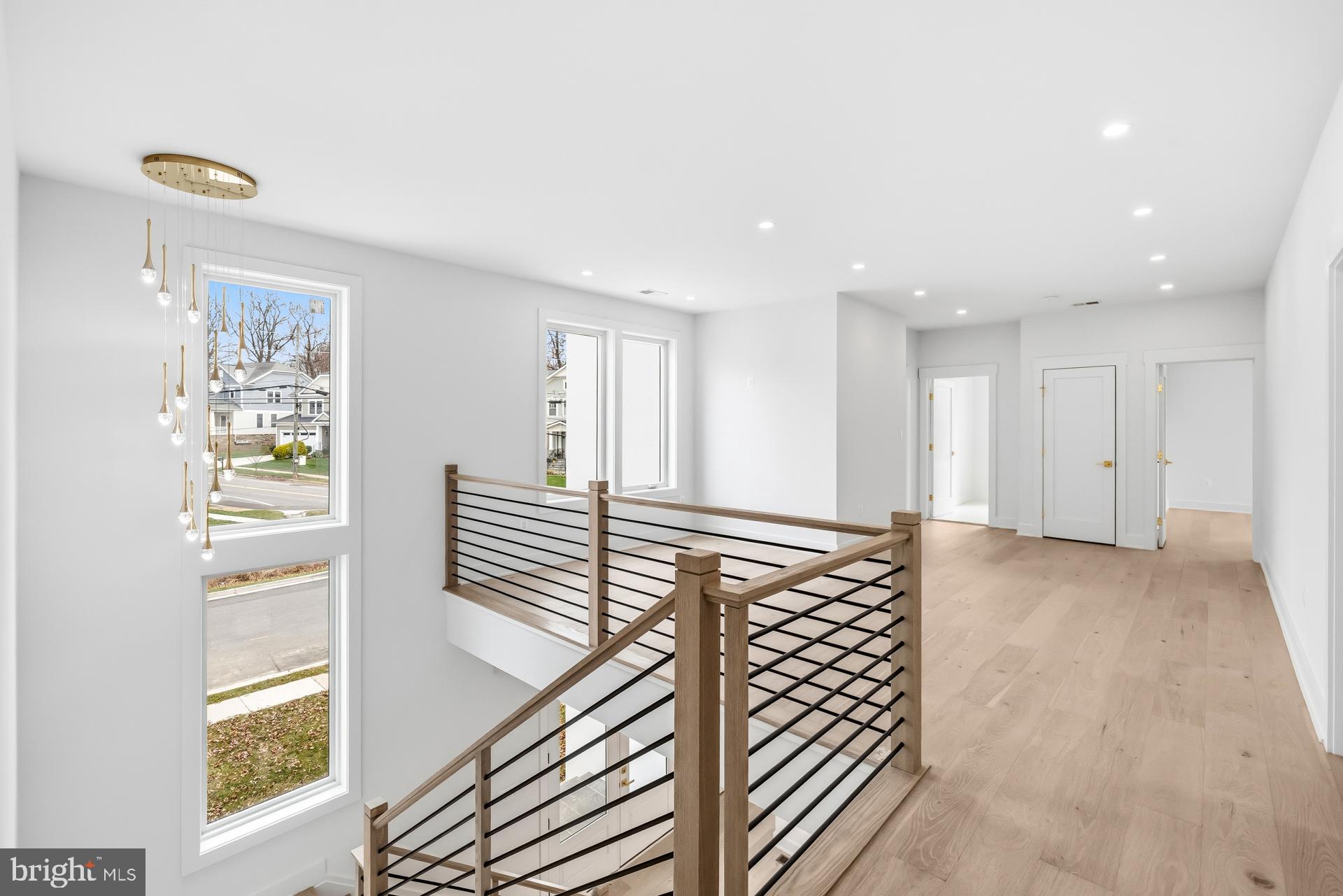 VIENNA WOODS - Residential