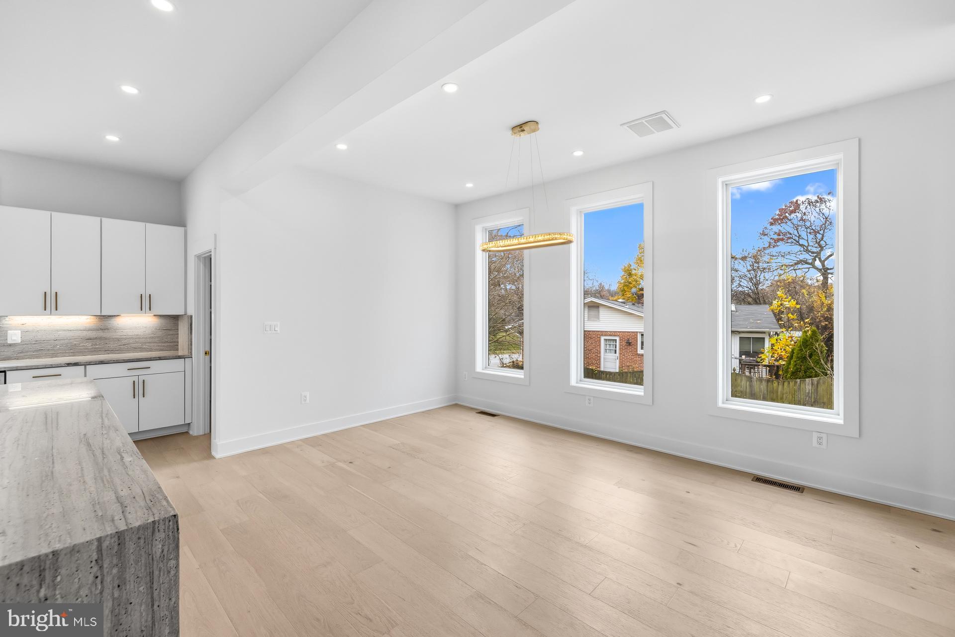 VIENNA WOODS - Residential