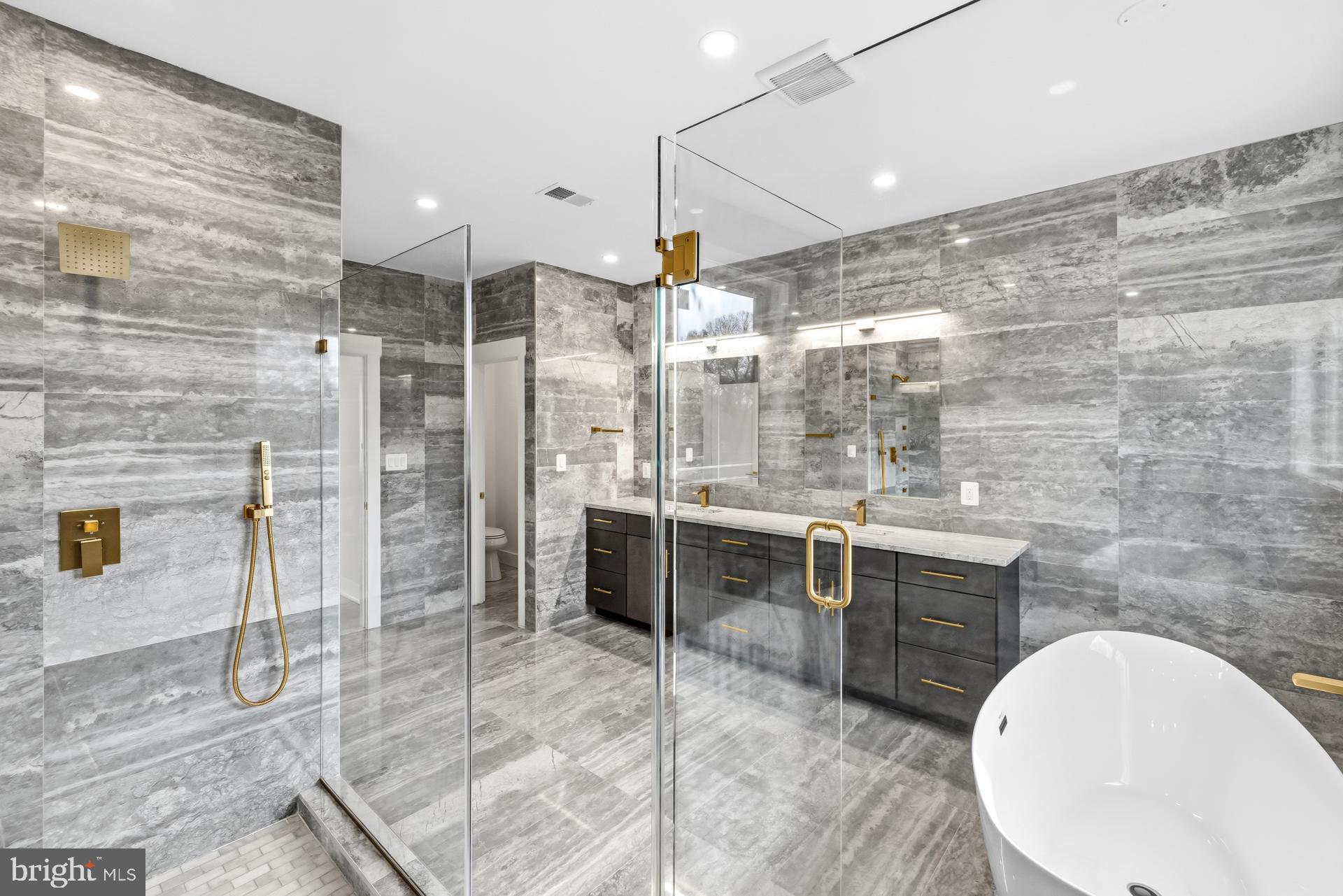 VIENNA WOODS - Residential