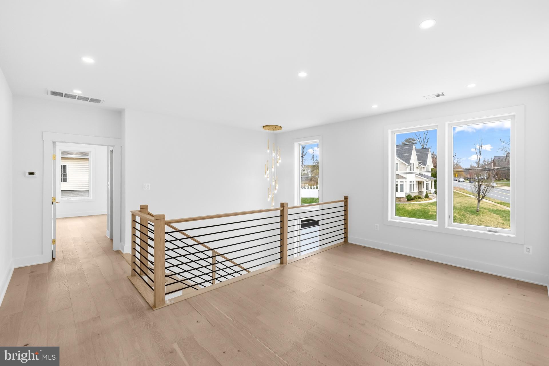 VIENNA WOODS - Residential