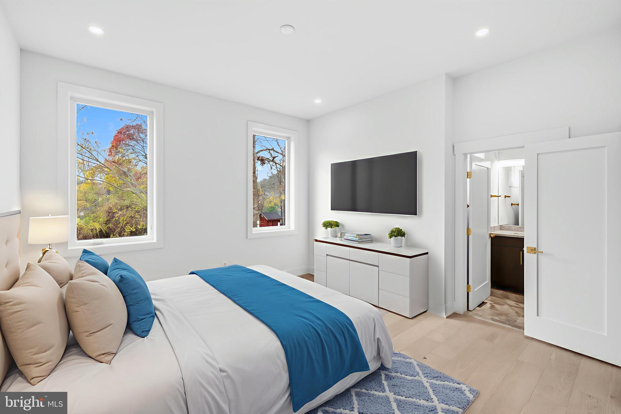 VIENNA WOODS - Residential