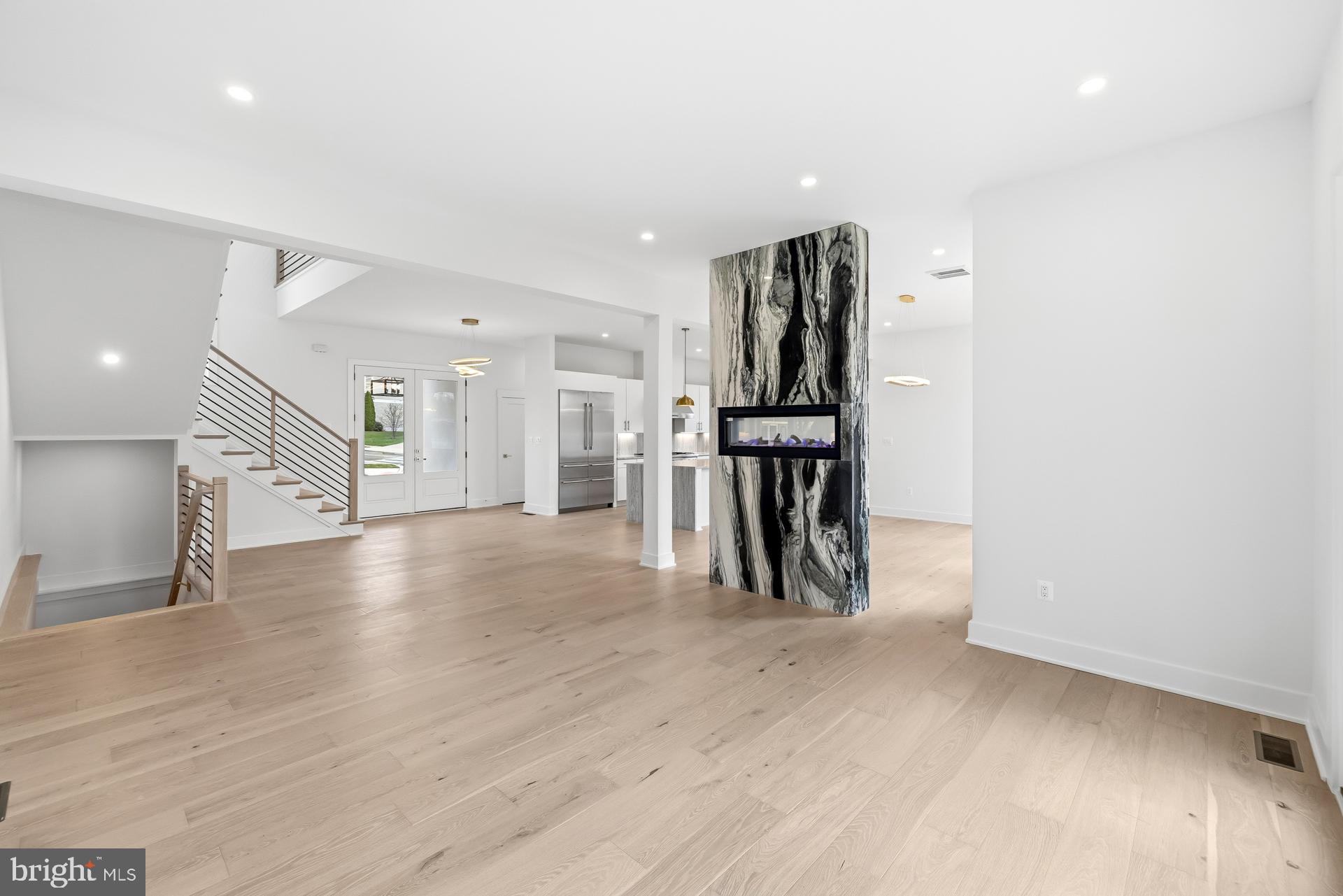 VIENNA WOODS - Residential