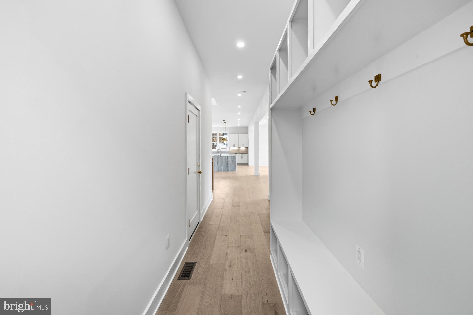 VIENNA WOODS - Residential