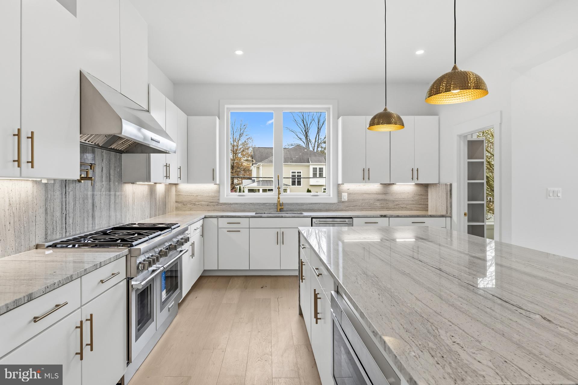 VIENNA WOODS - Residential