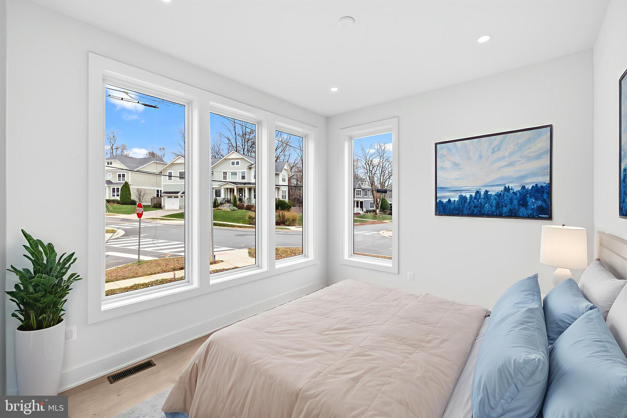 VIENNA WOODS - Residential