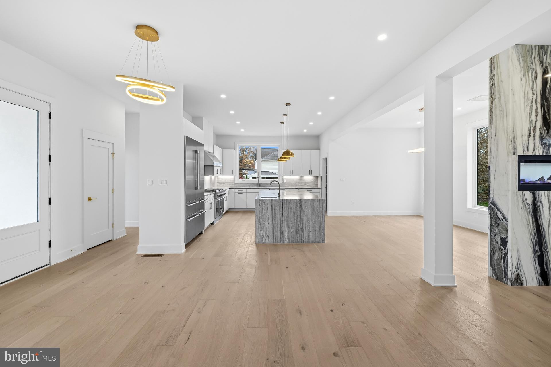 VIENNA WOODS - Residential