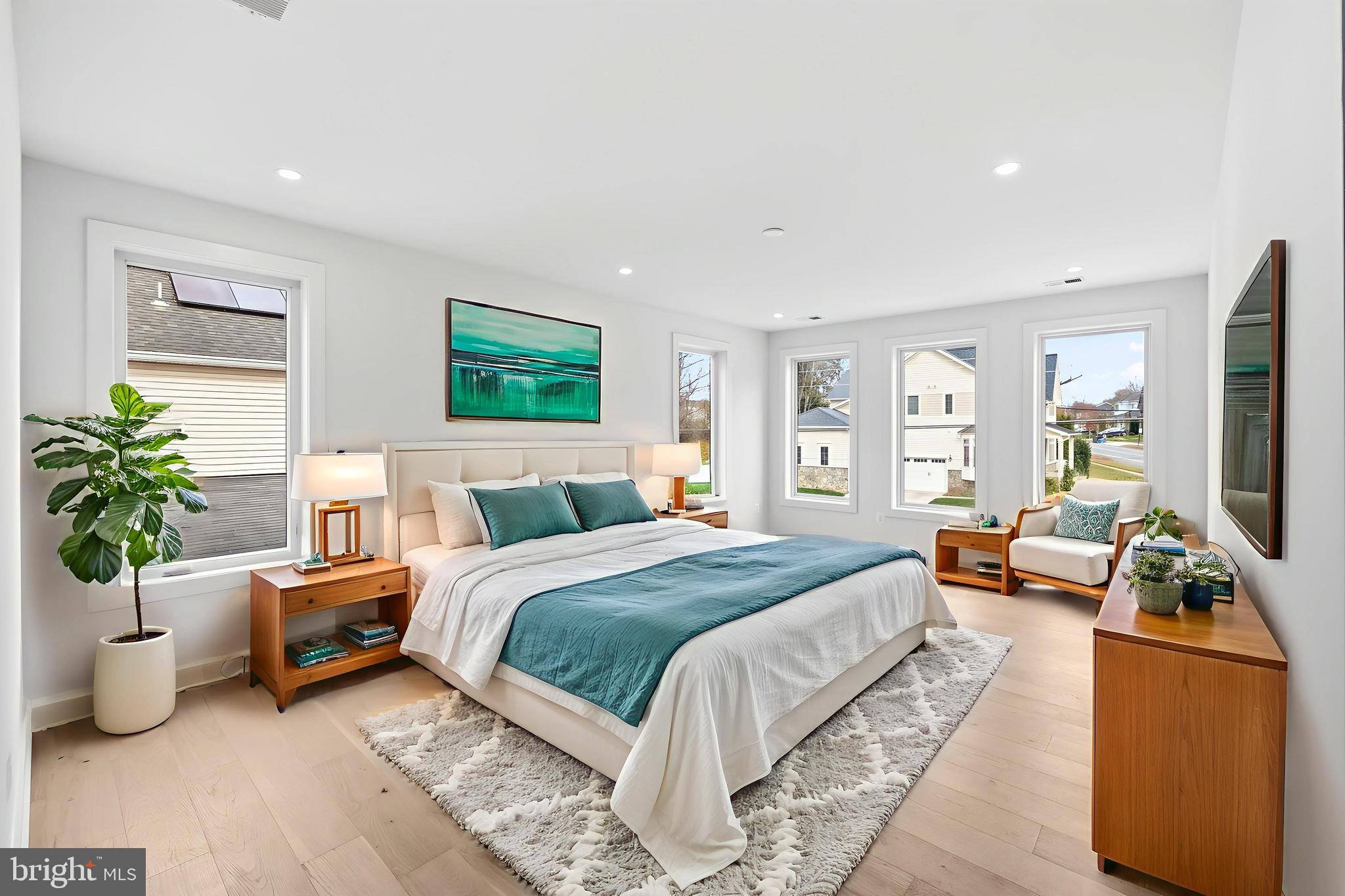 VIENNA WOODS - Residential