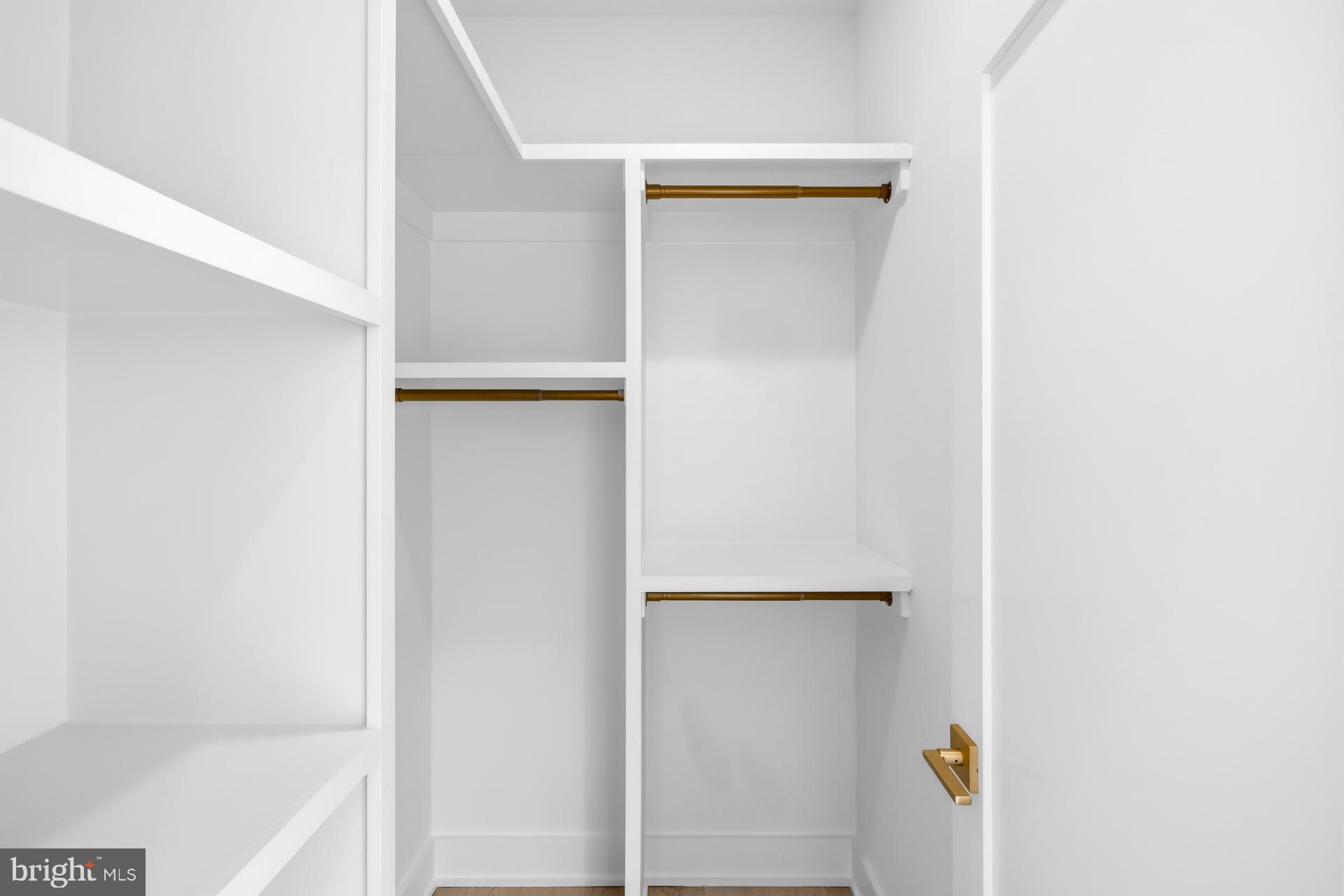 VIENNA WOODS - Residential