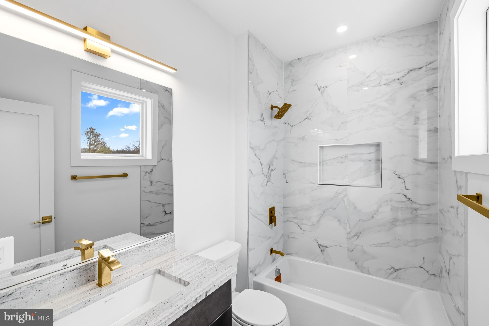 VIENNA WOODS - Residential