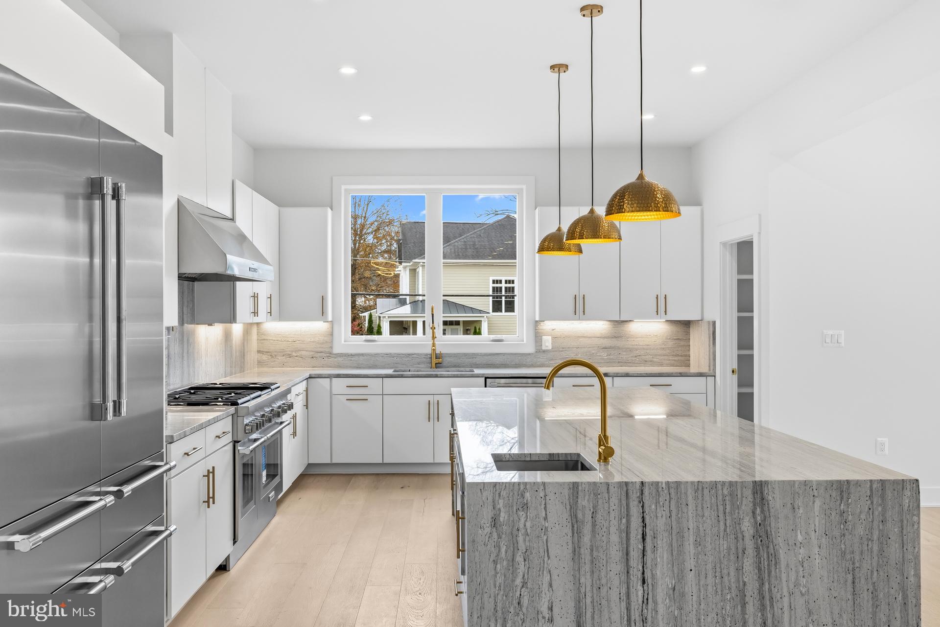 VIENNA WOODS - Residential