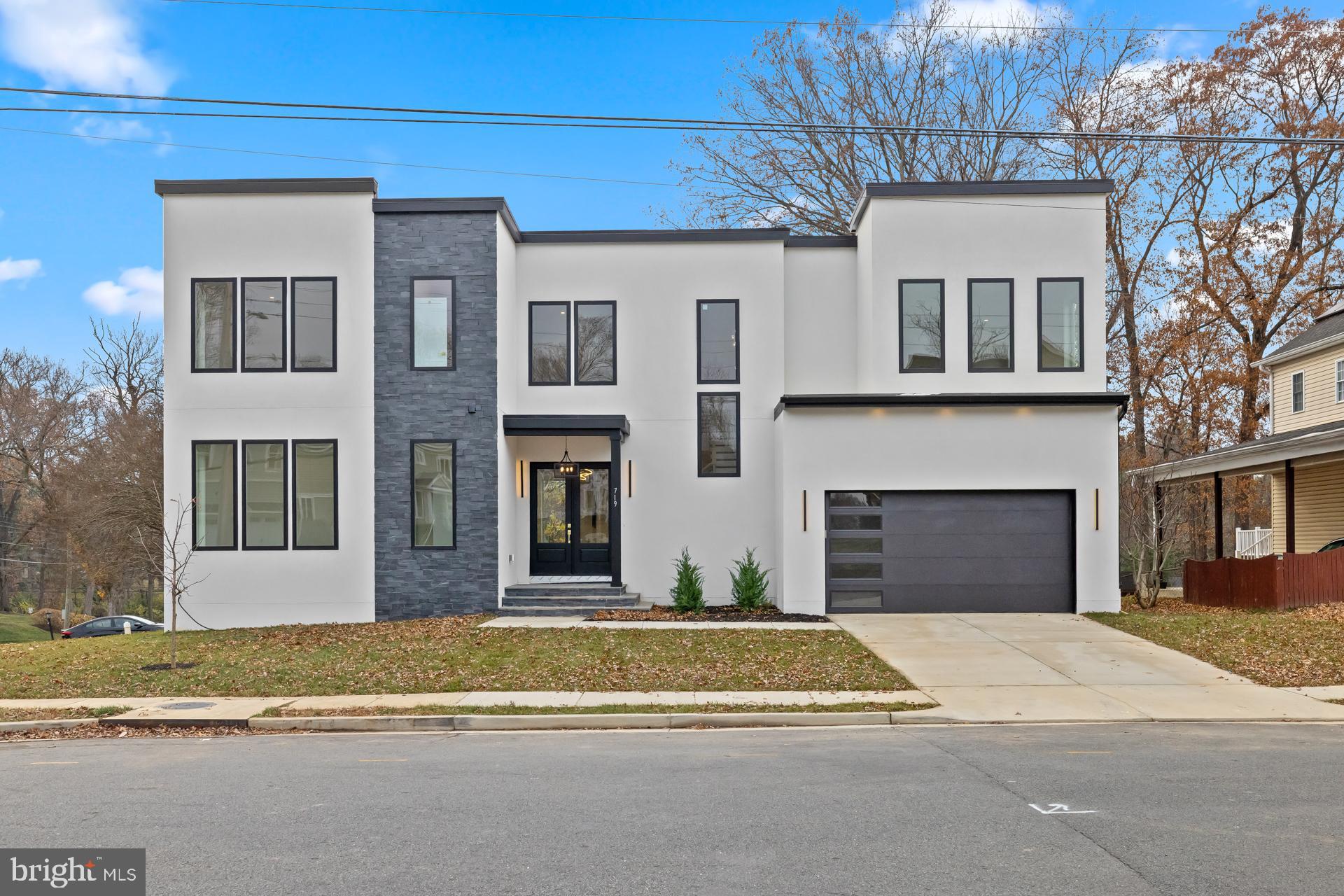 VIENNA WOODS - Residential