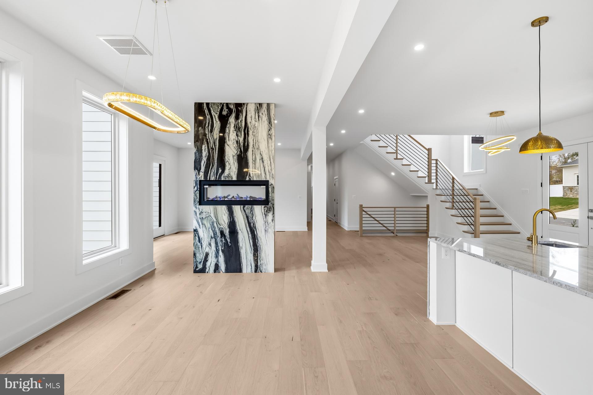 VIENNA WOODS - Residential