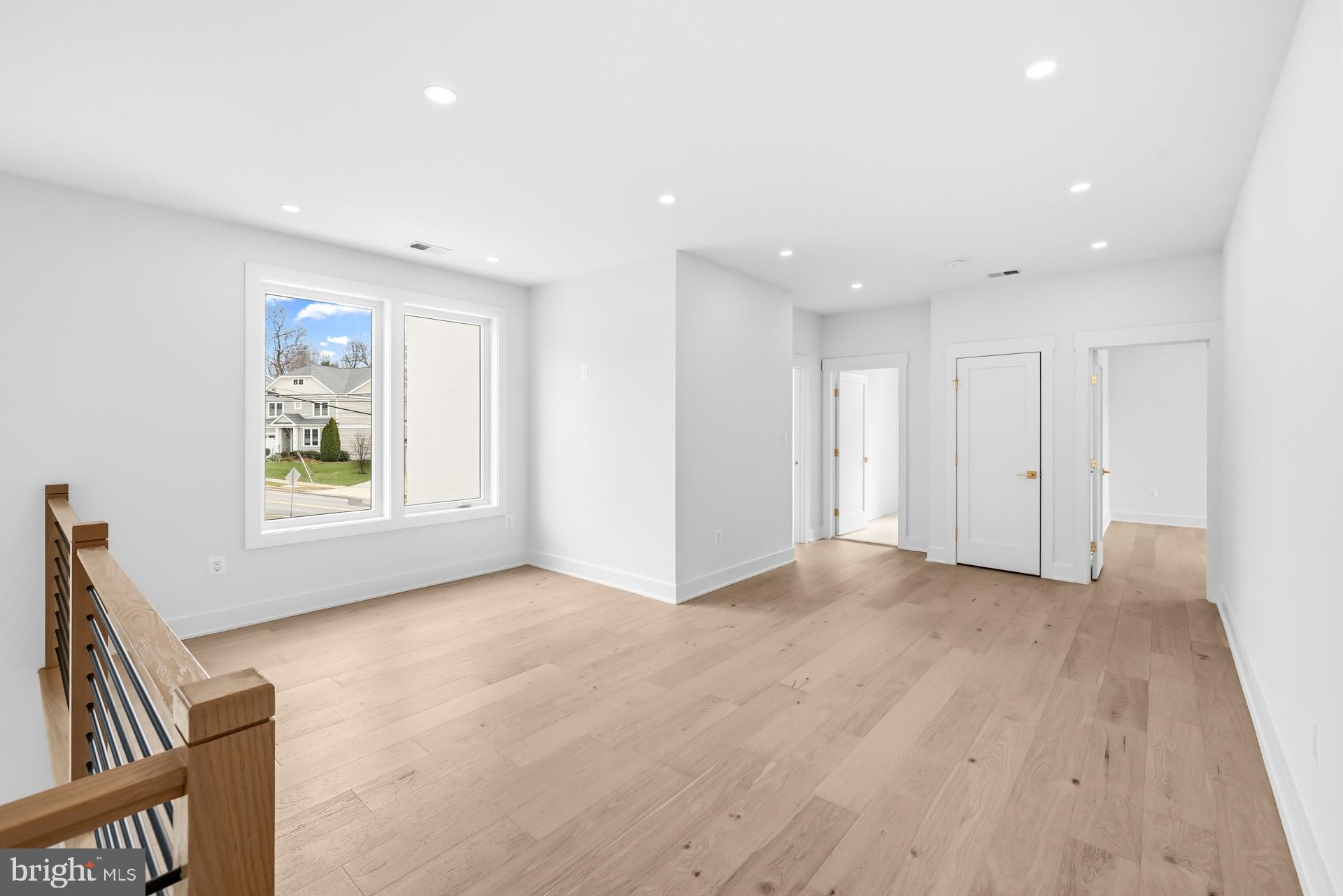 VIENNA WOODS - Residential