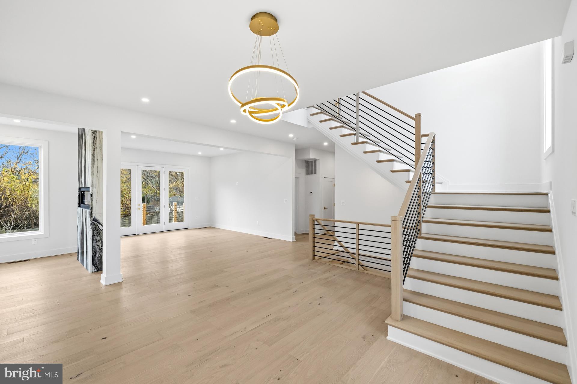 VIENNA WOODS - Residential