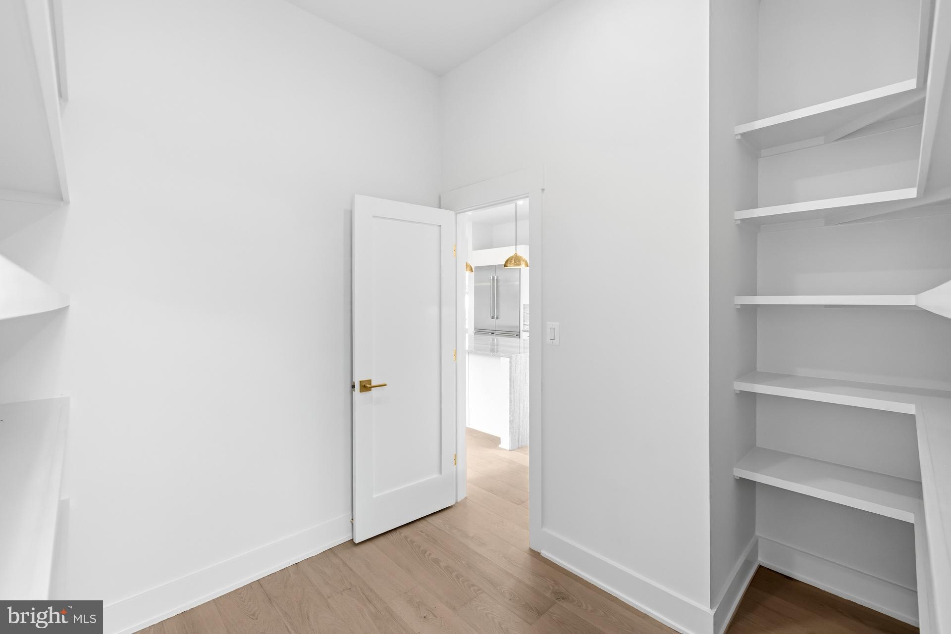 VIENNA WOODS - Residential