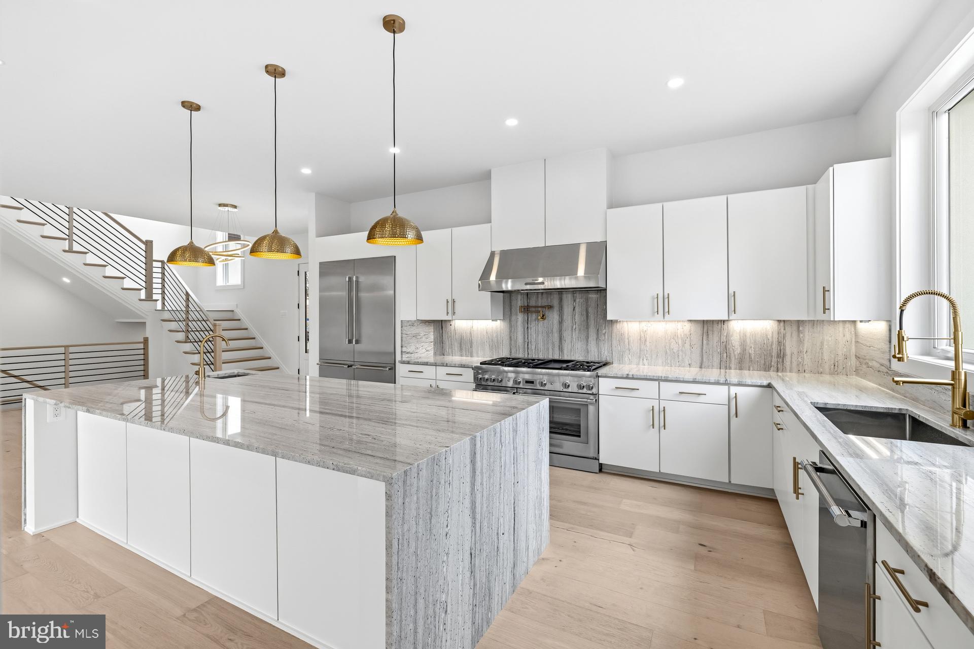 VIENNA WOODS - Residential