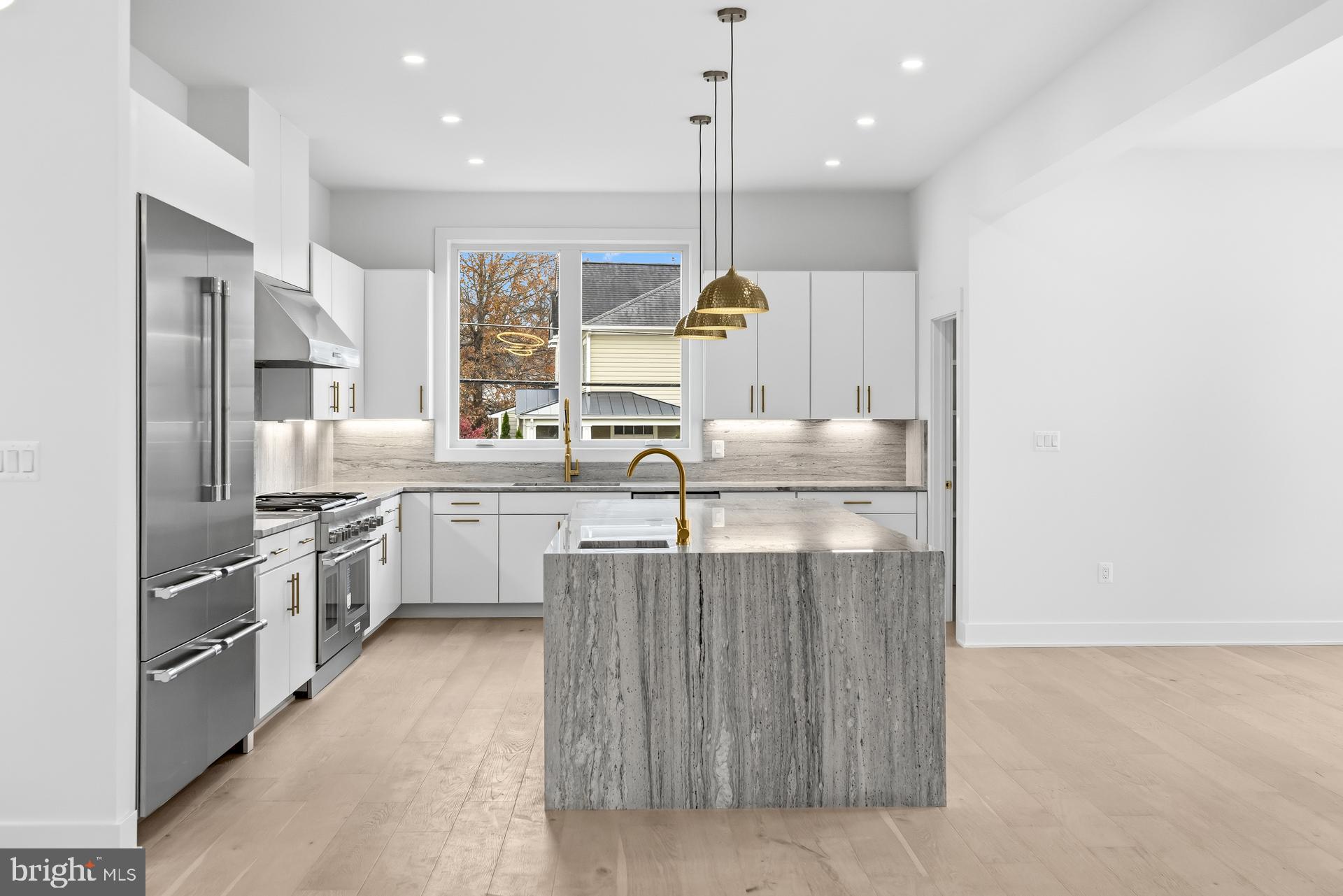 VIENNA WOODS - Residential