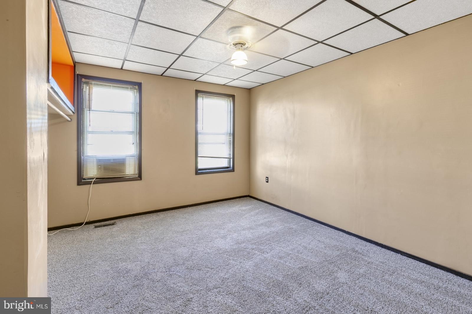 EAST KENSINGTON - Residential