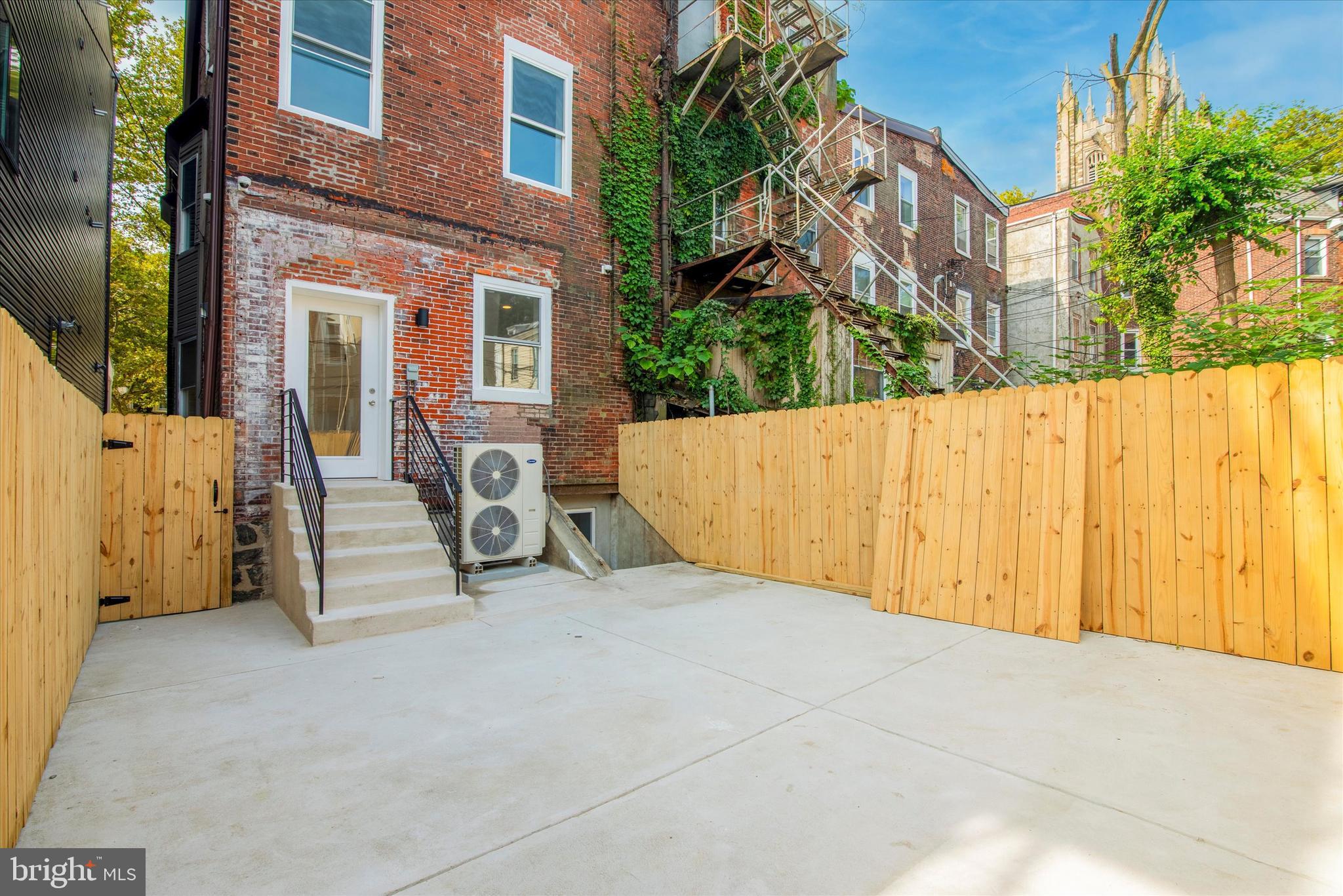 GARDEN COURT - Residential Income