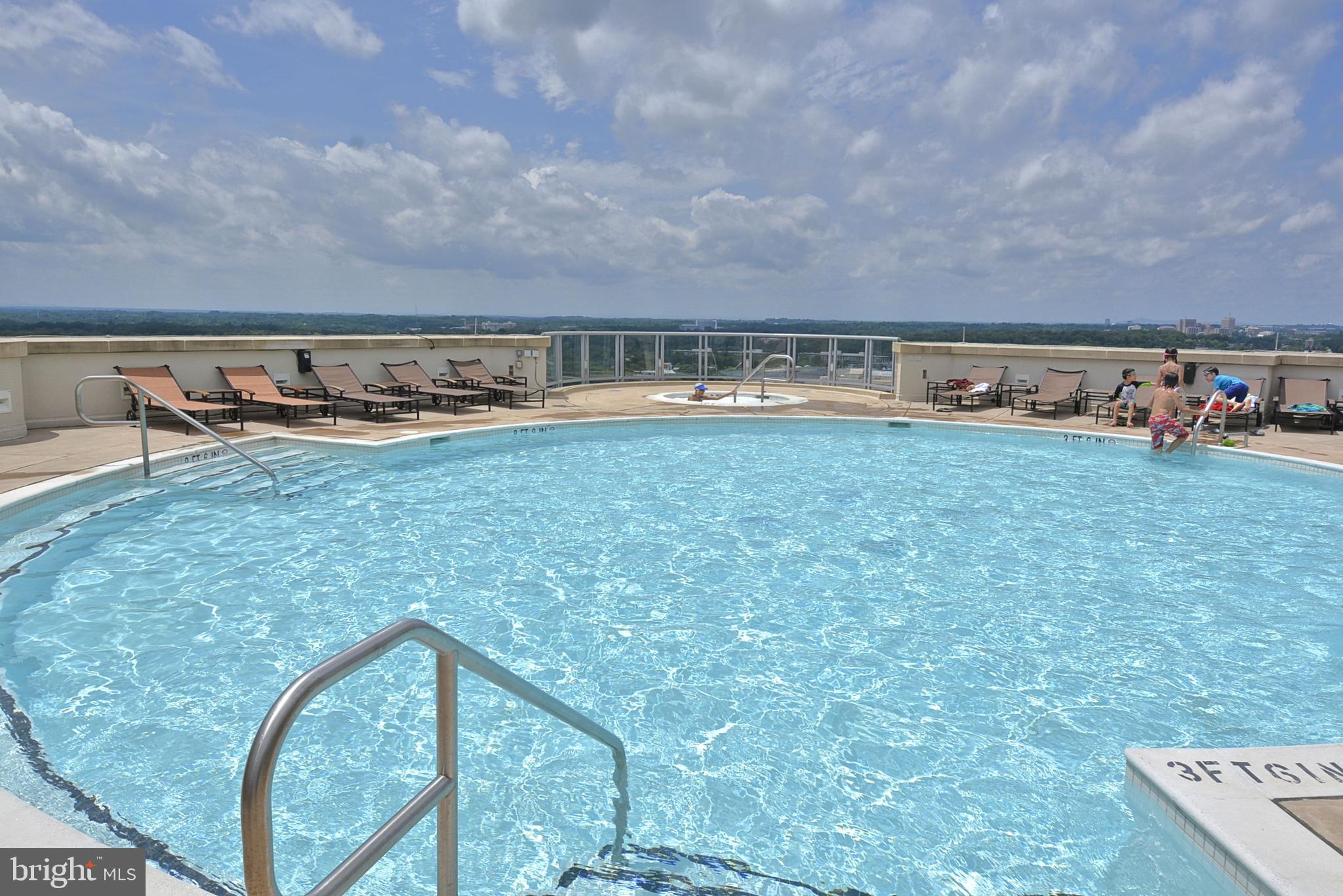 MIDTOWN BETHESDA NORTH - Residential