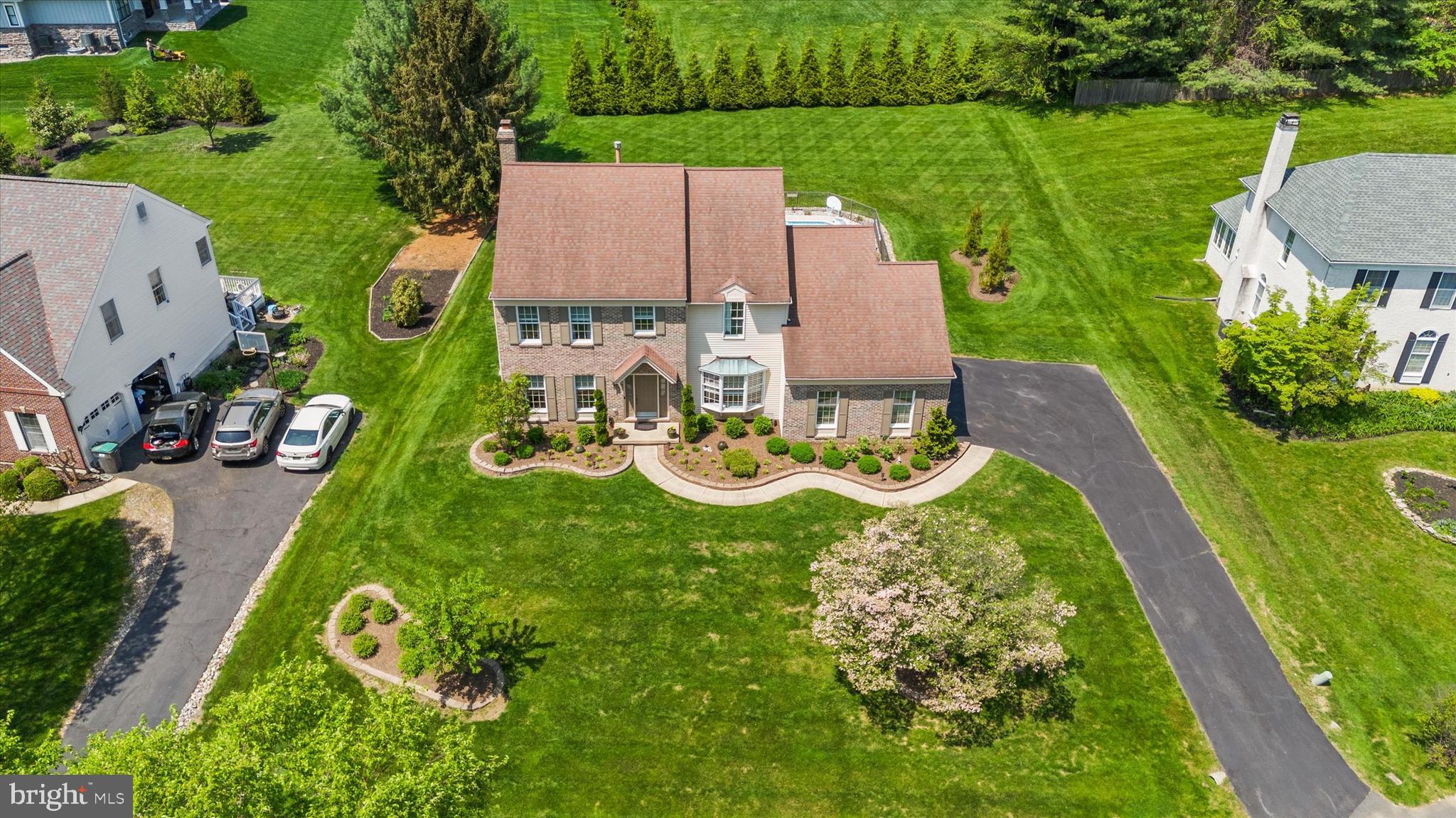 6 MEADOWBROOK LANE