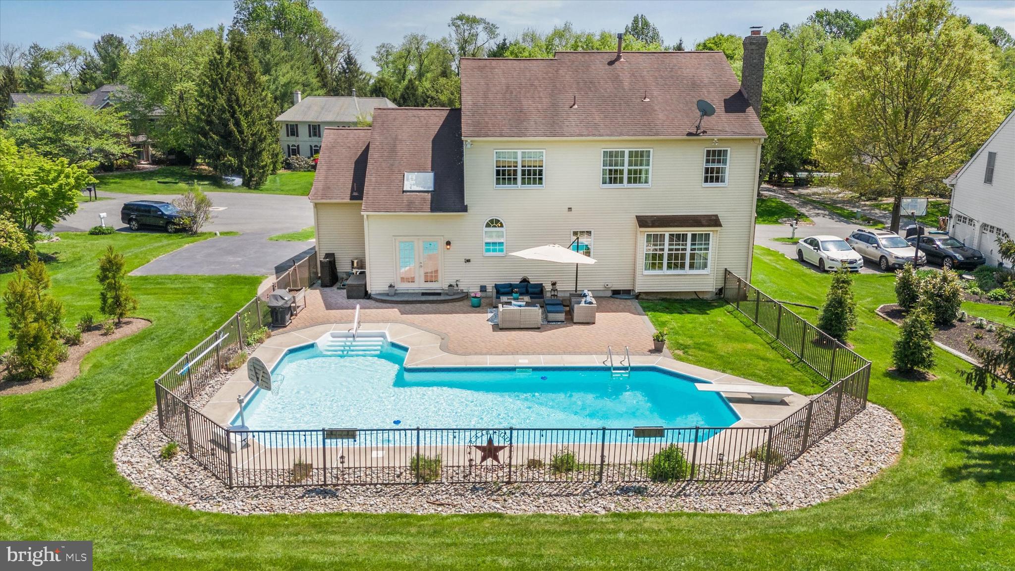 6 MEADOWBROOK LANE