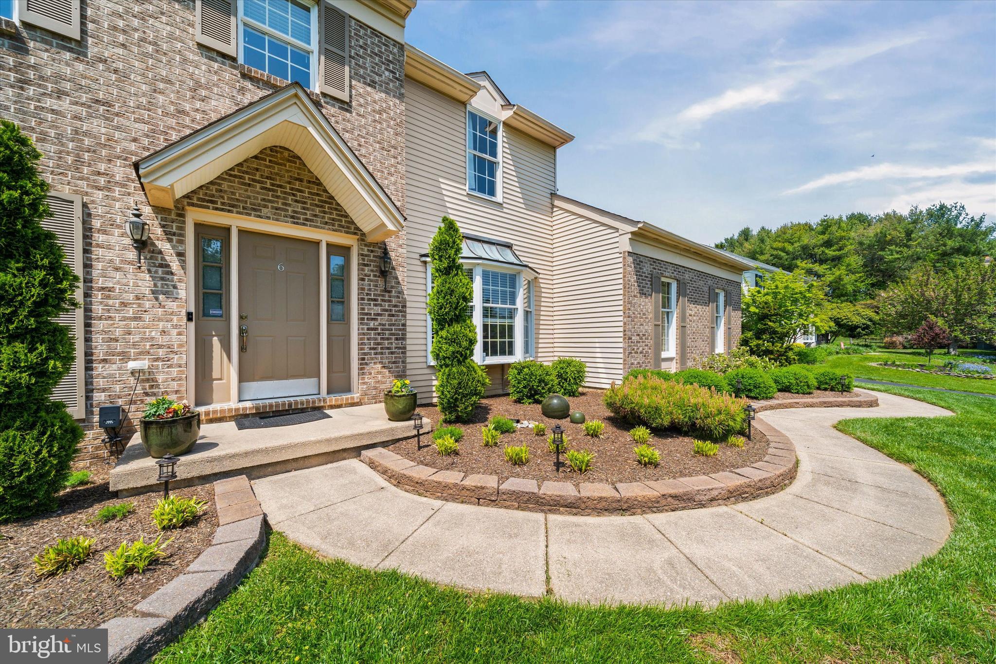 6 MEADOWBROOK LANE