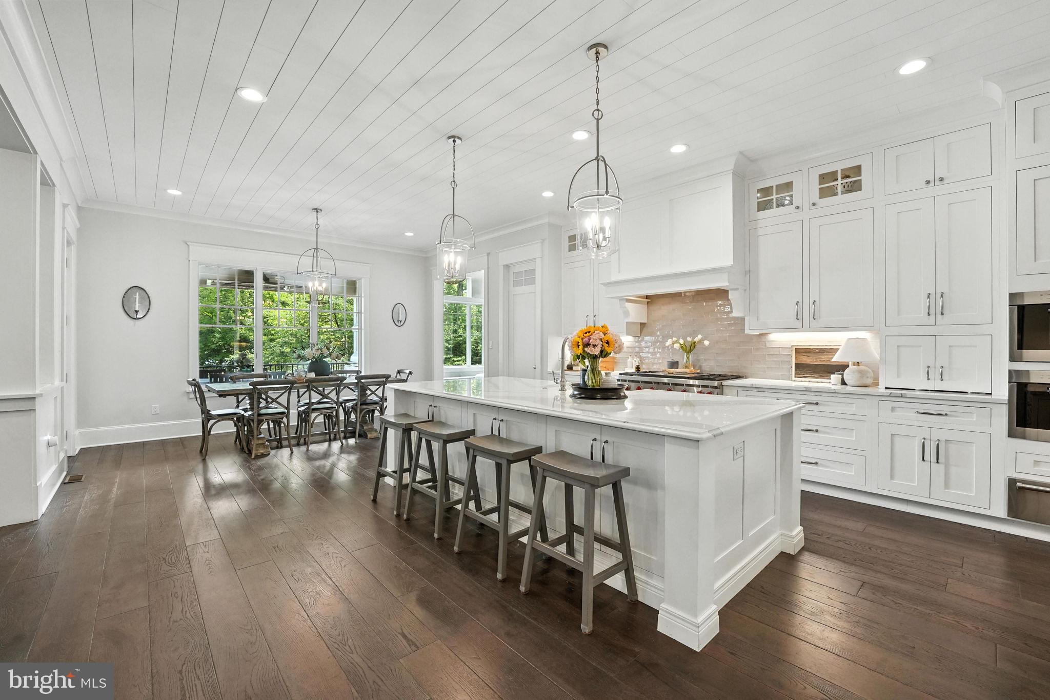 11109 VANDERBILT COVE