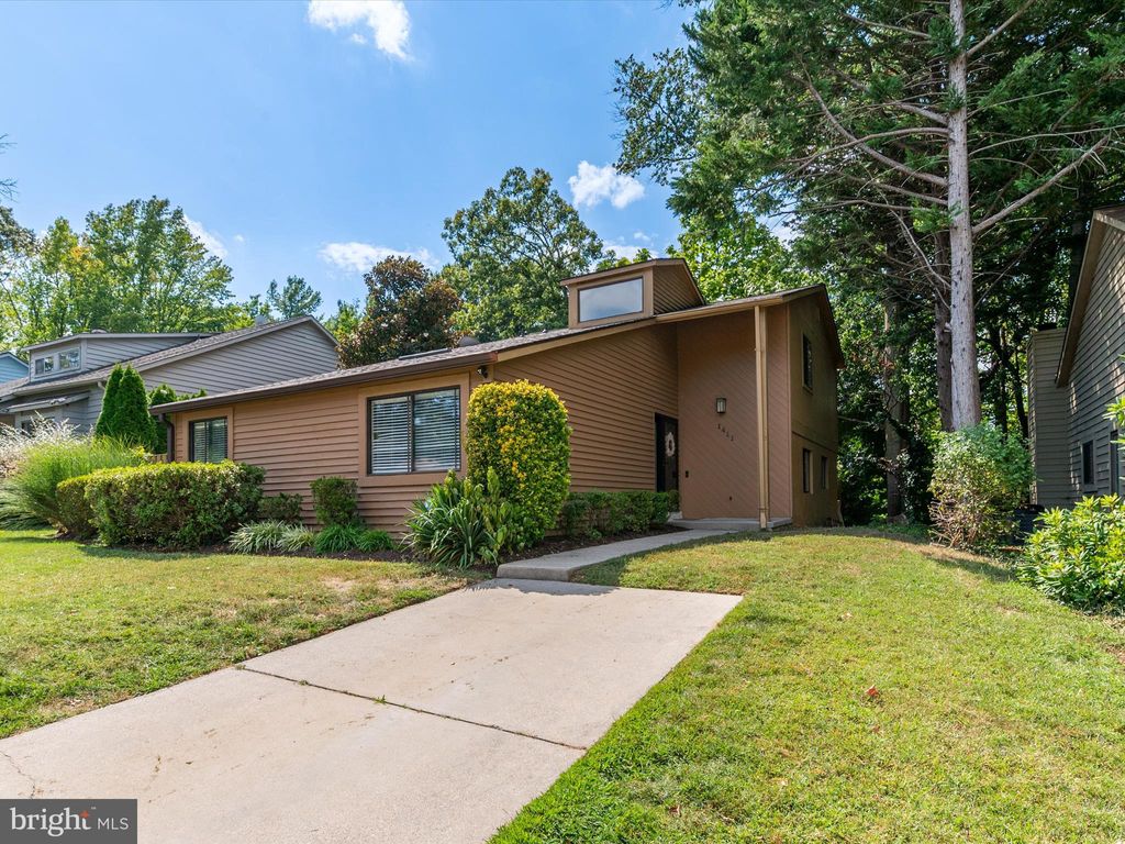 Photo of 1411 Stonecreek Road, ANNAPOLIS, MD 21403 (MLS # MDAA2129972)