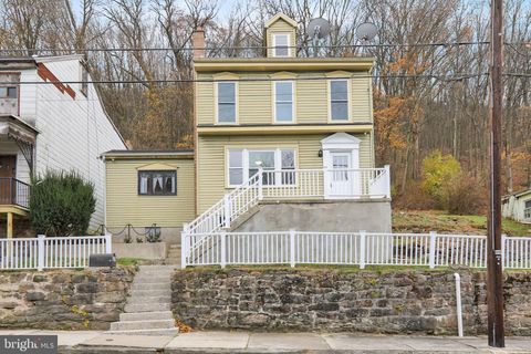 332 W SAVORY STREET POTTSVILLE PA 17901
